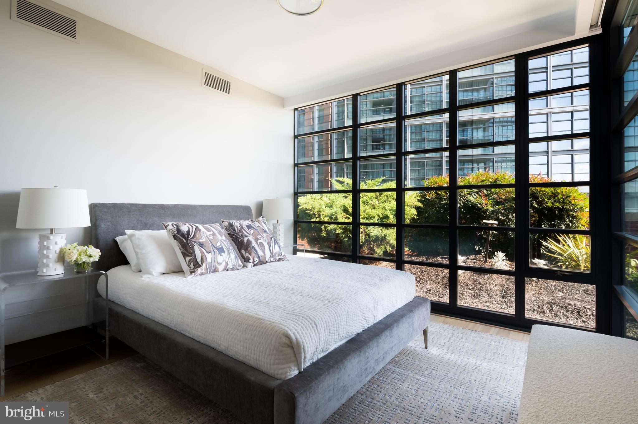 WATERFRONT SW RLA - Residential