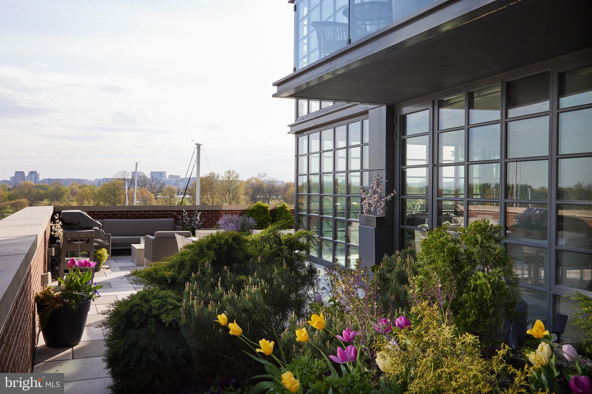 WATERFRONT SW RLA - Residential