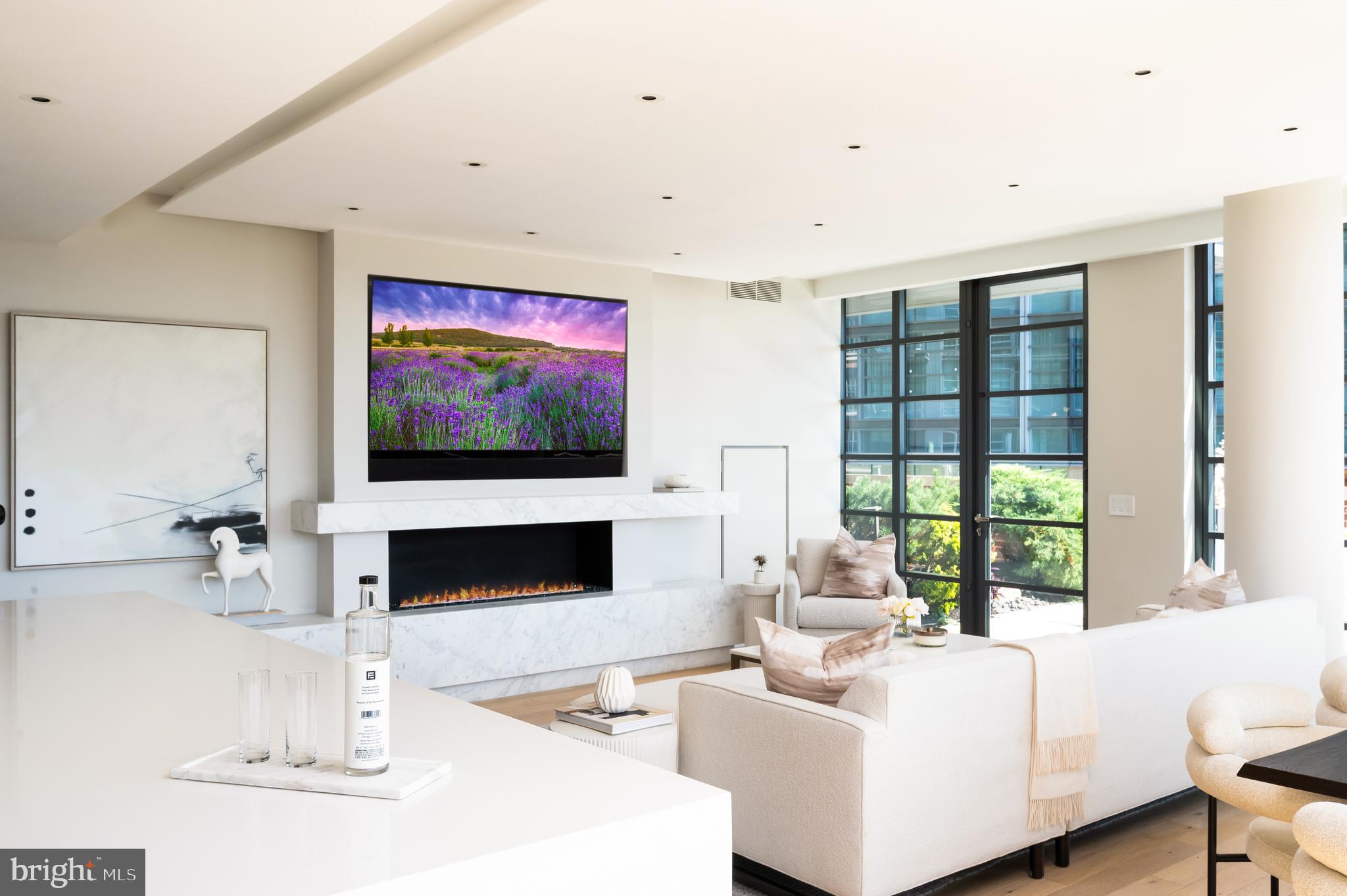 WATERFRONT SW RLA - Residential