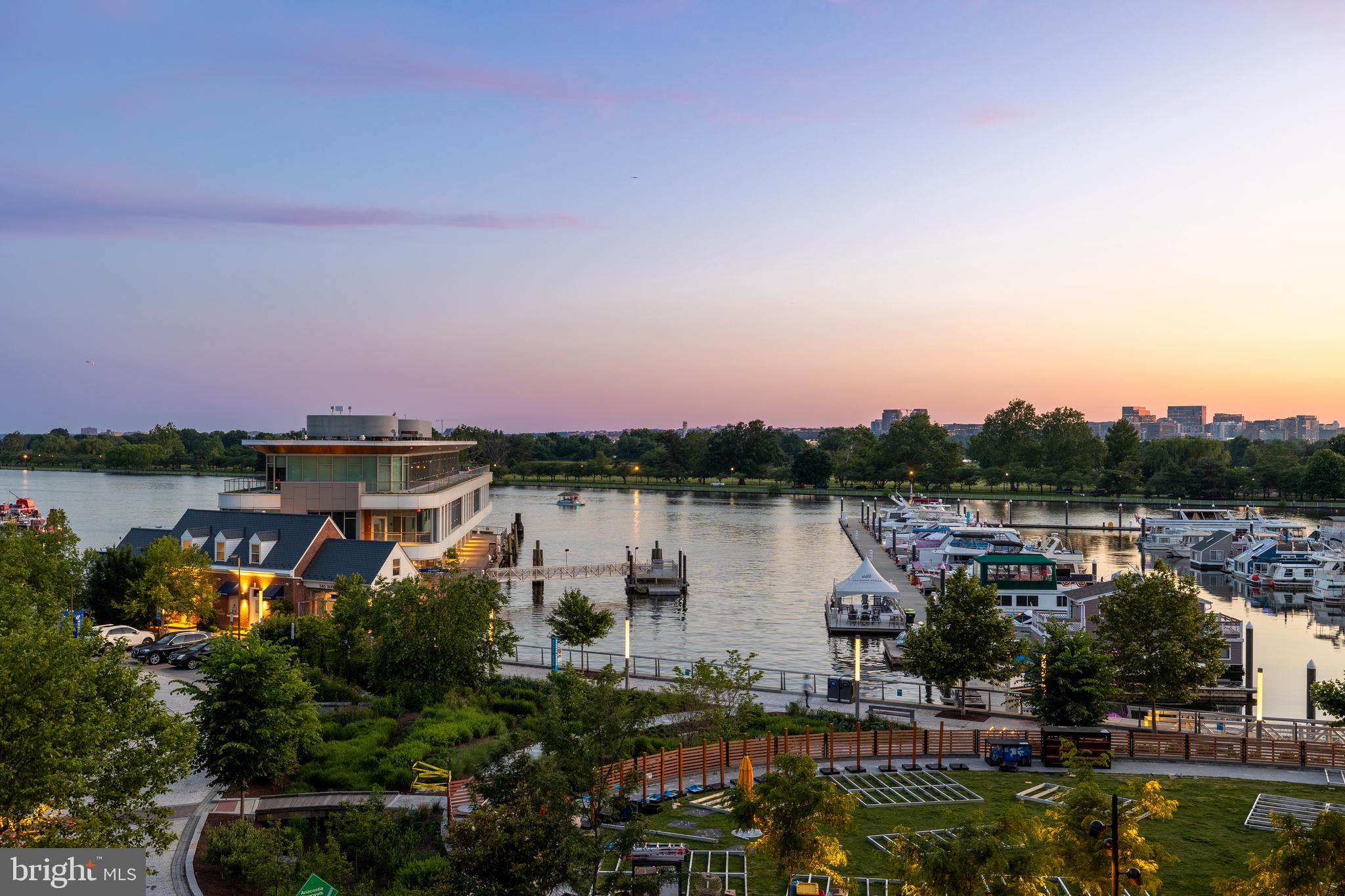 WATERFRONT SW RLA - Residential