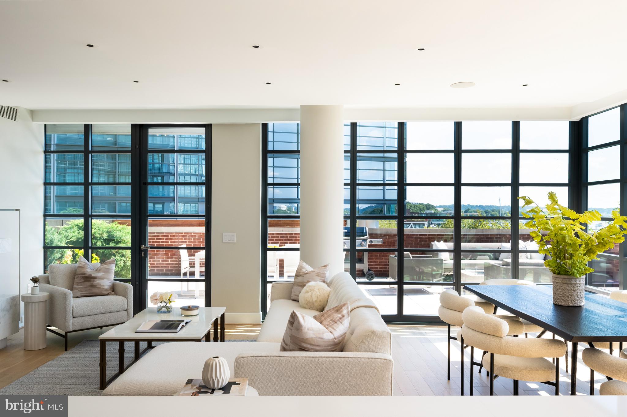45 SUTTON SQUARE SW 306