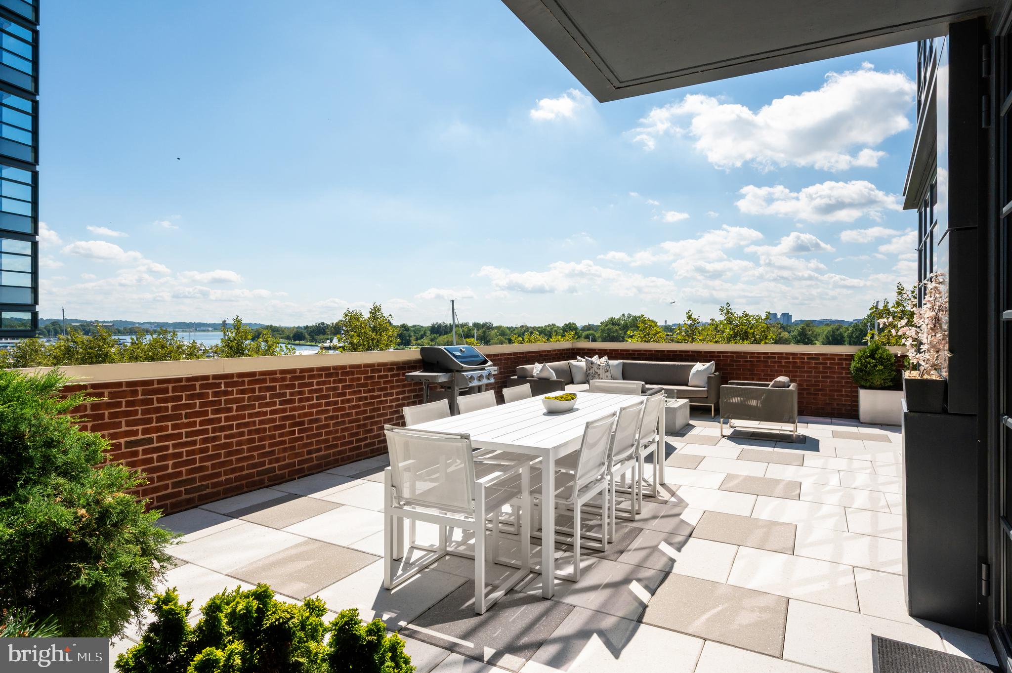 WATERFRONT SW RLA - Residential