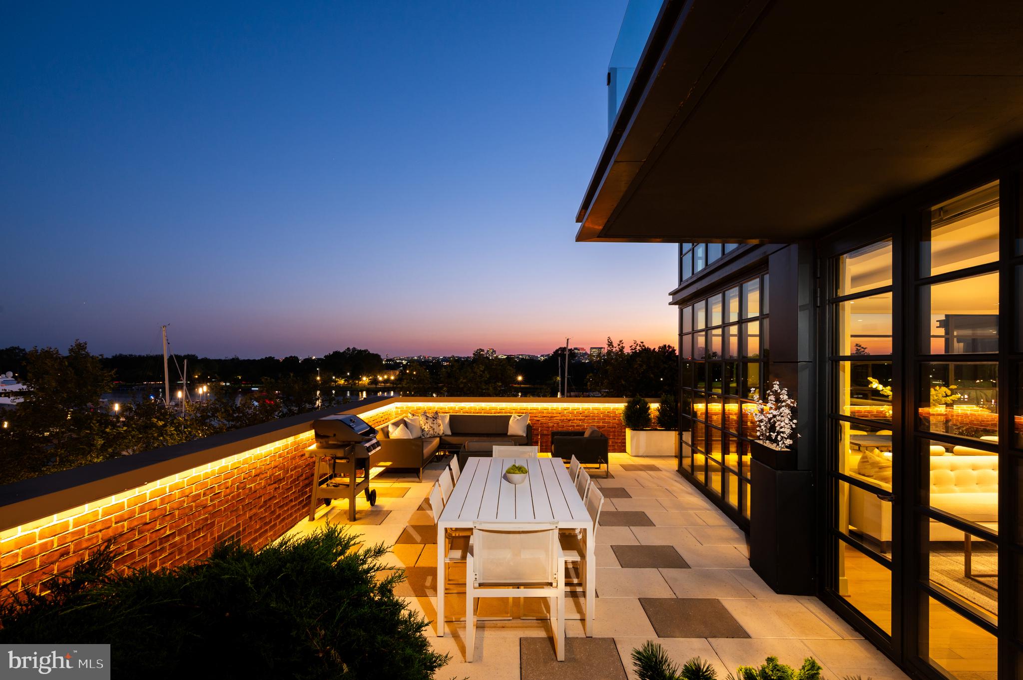 WATERFRONT SW RLA - Residential