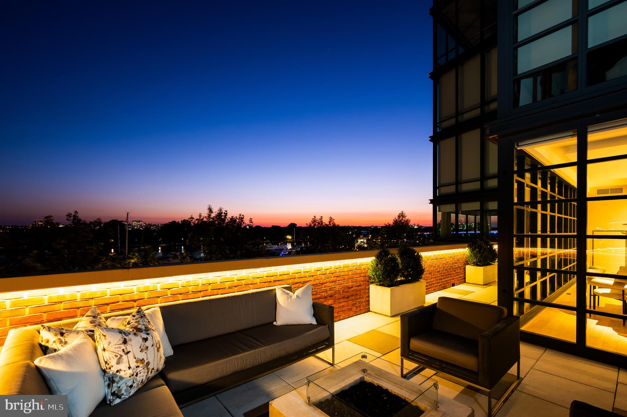 WATERFRONT SW RLA - Residential