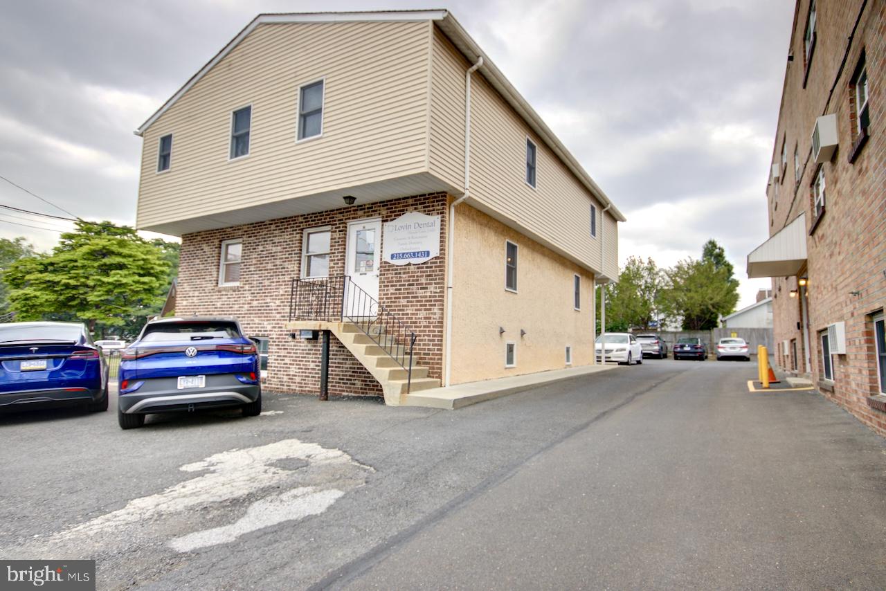 AMAZING INVESTMENT OPPERTUNITY OR OWNER USER. This property has two, two-bedroom apartments. Operating Dental office, there is also a potential of two additional offices in the basement. Located close to shopping and bus stop. Recently replaced HVAC units. Off street Parking for 10. Fully Rented, never vacant.