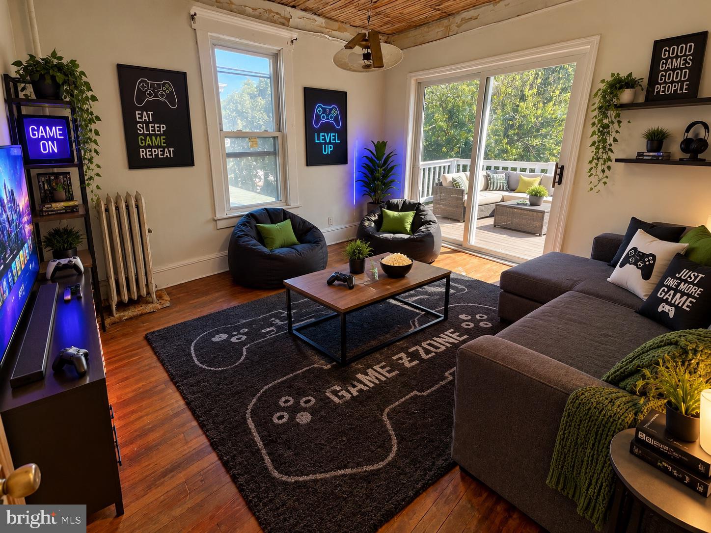 320 W RIDGE STREET