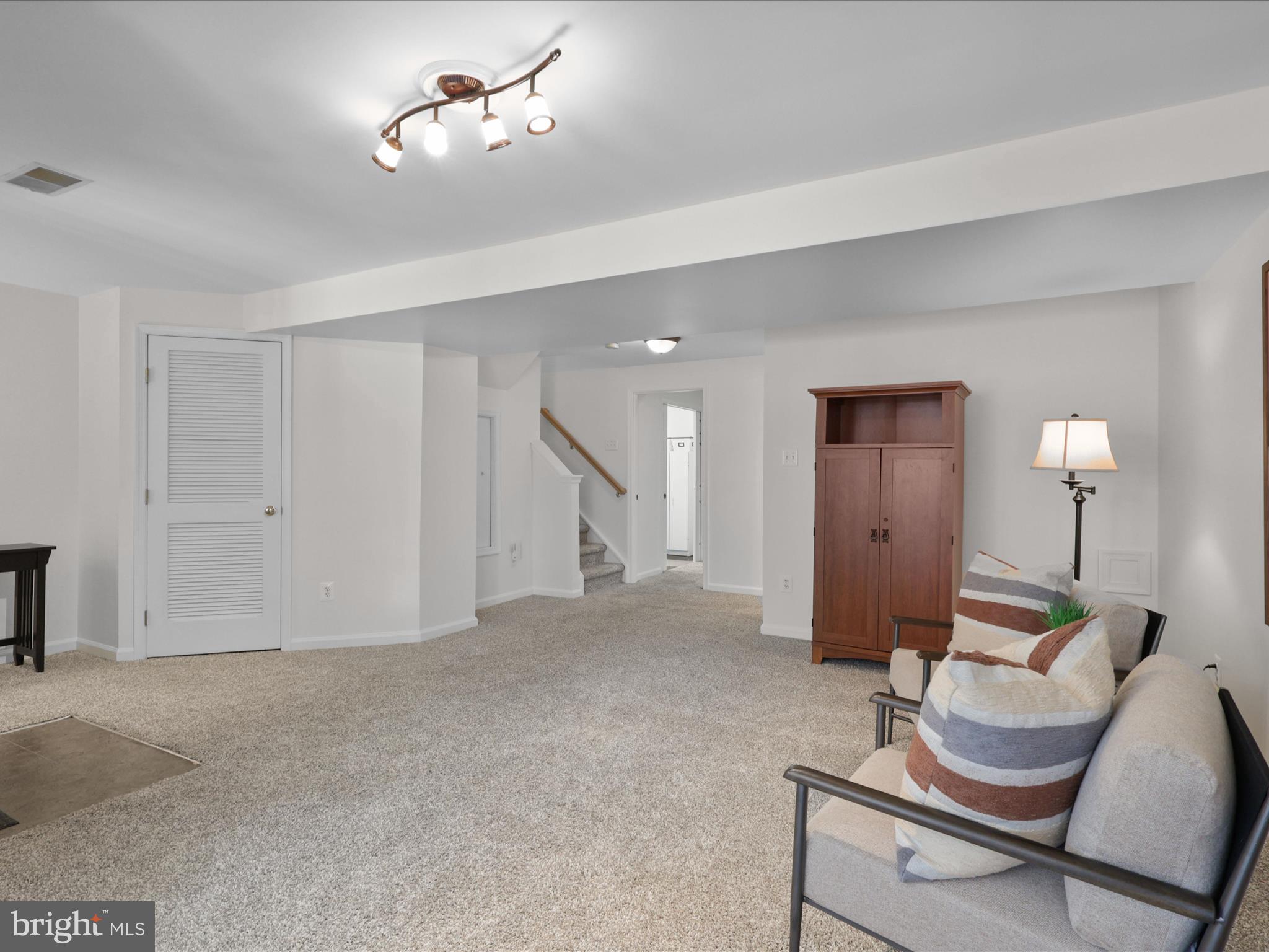 SOUTH RIDING - Residential