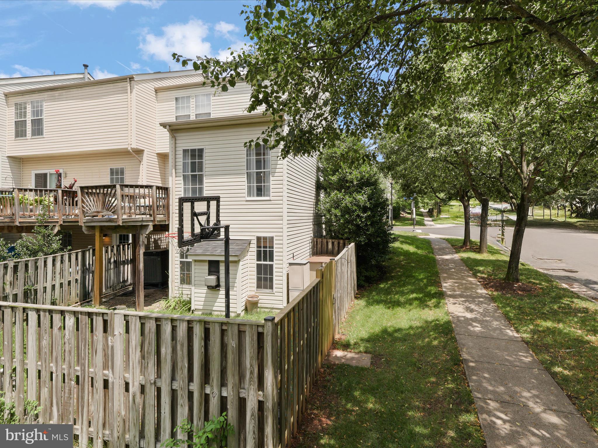 SOUTH RIDING - Residential