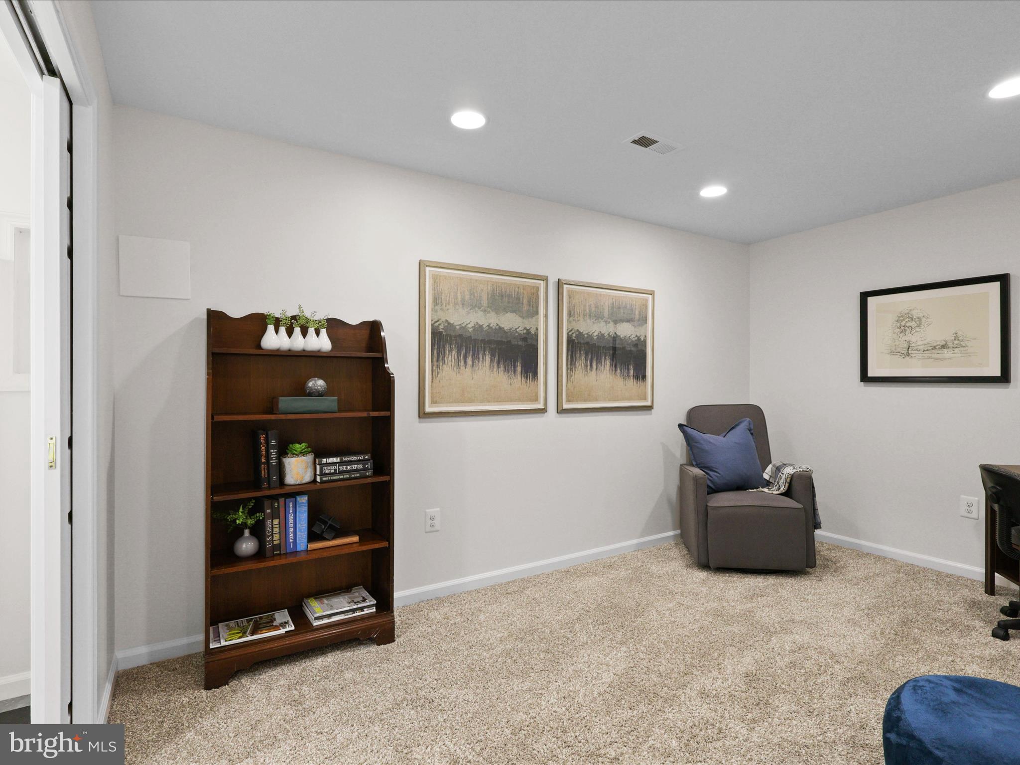 SOUTH RIDING - Residential