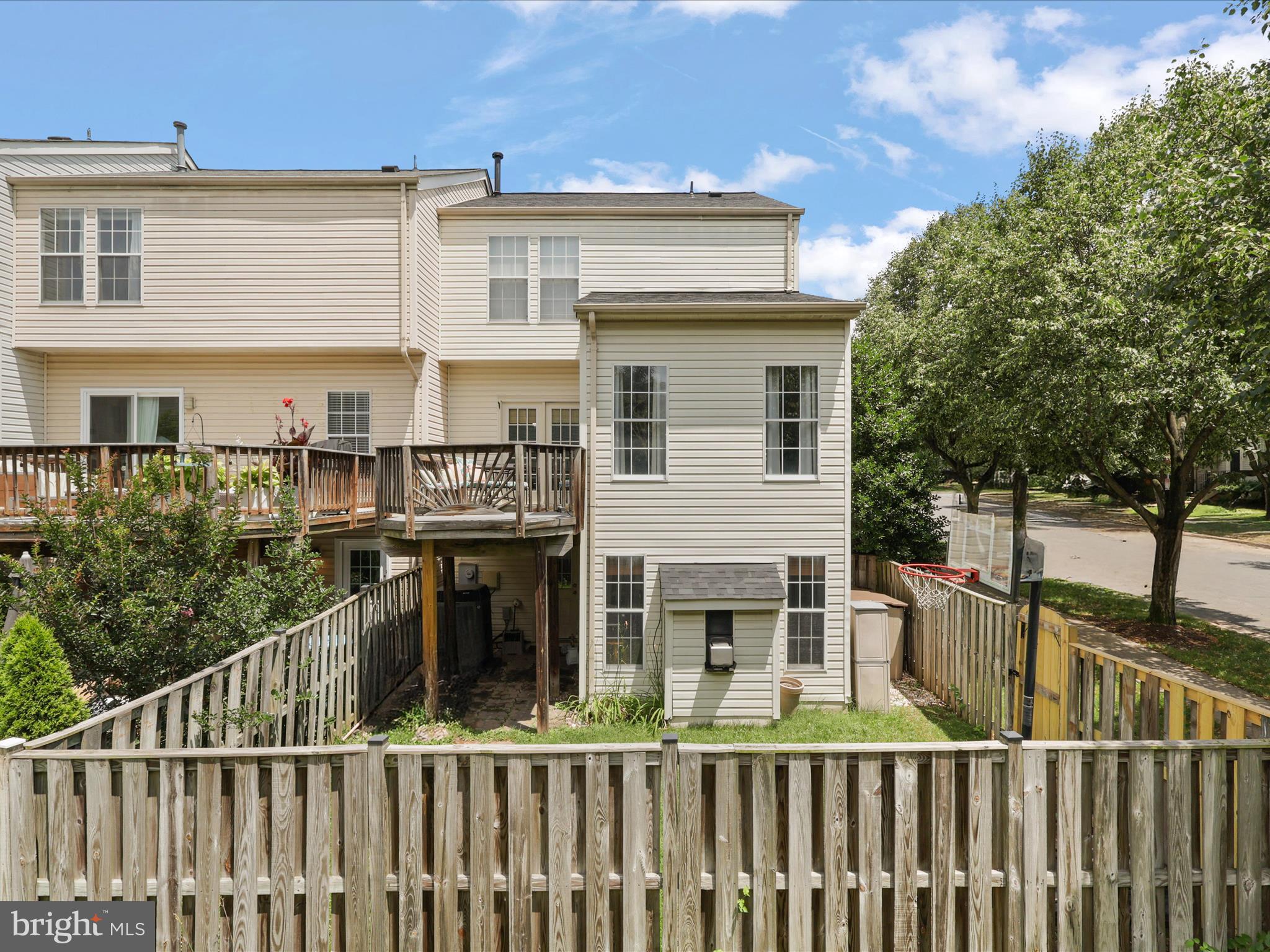 SOUTH RIDING - Residential