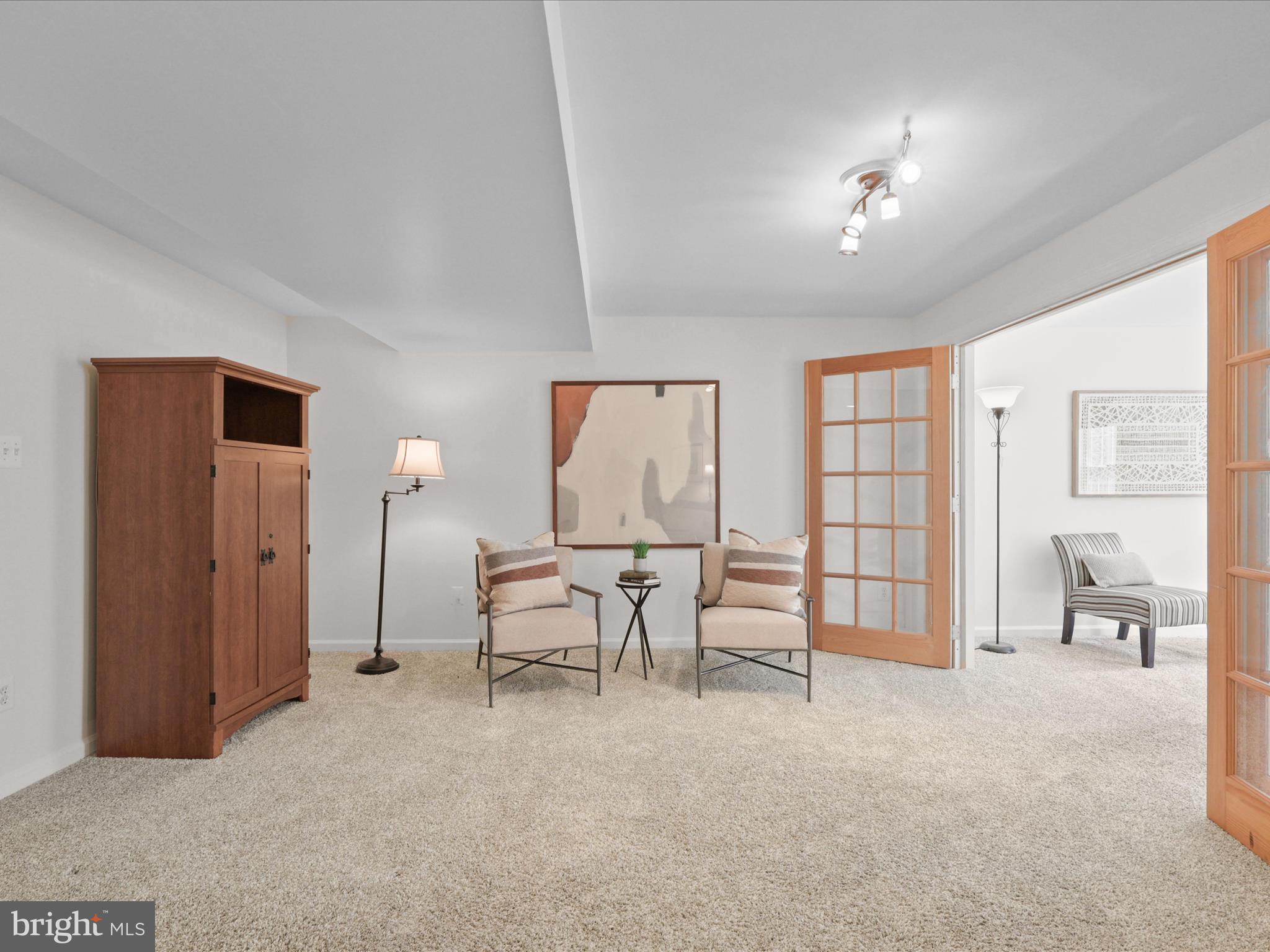 SOUTH RIDING - Residential