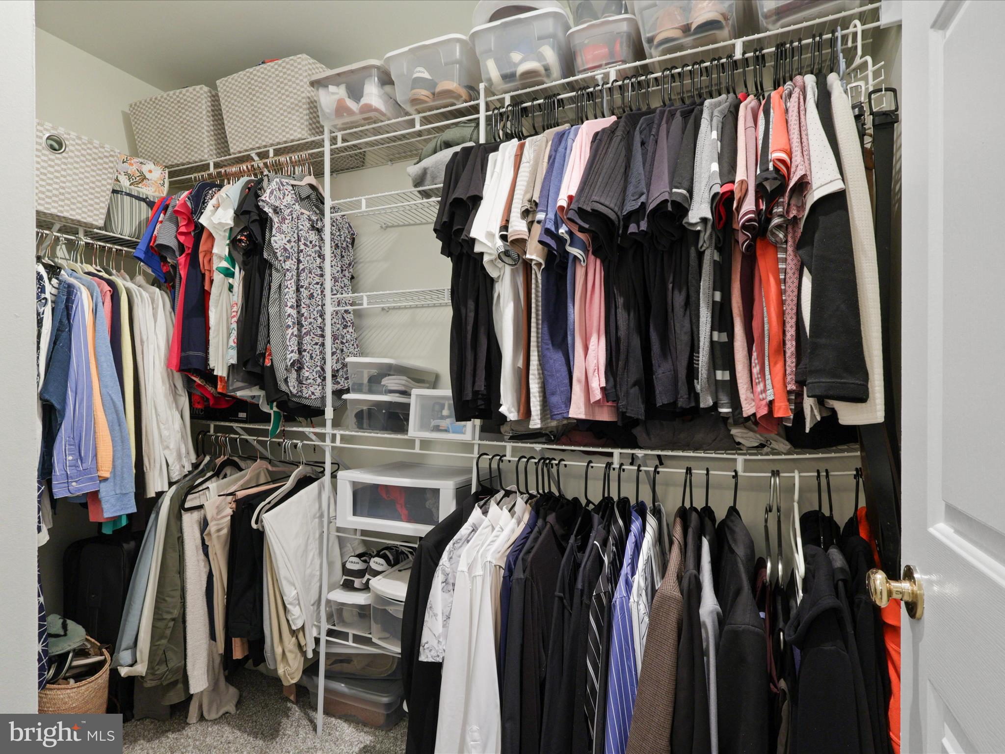 SOUTH RIDING - Residential