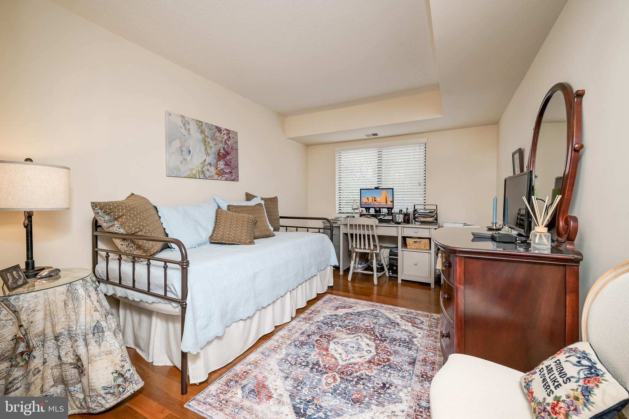 LEISURE WORLD - Residential