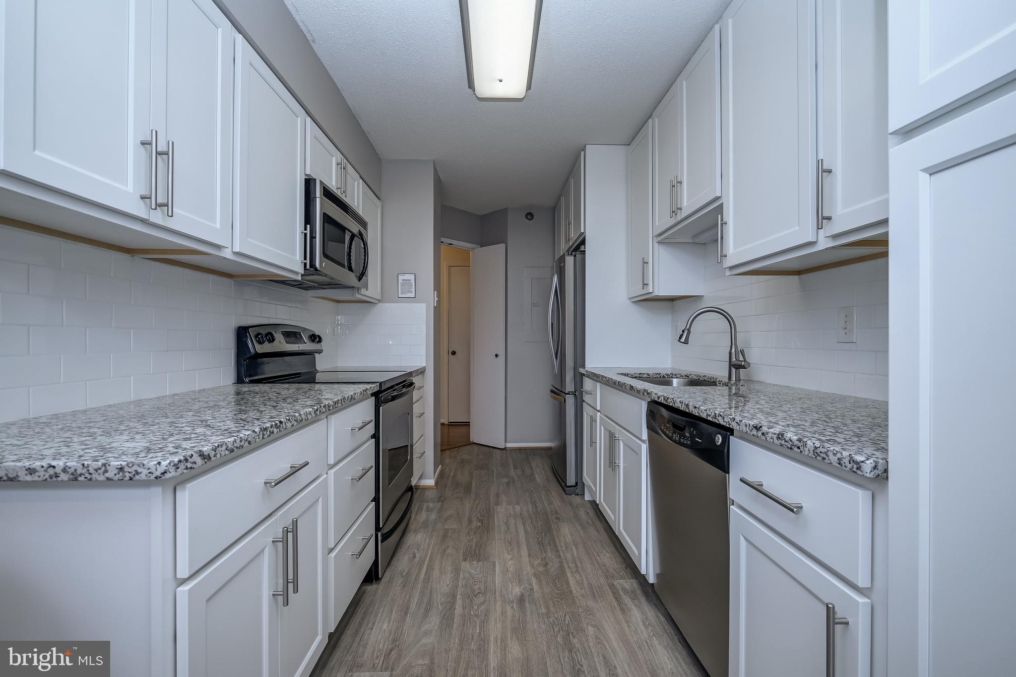 LEISURE WORLD - Residential