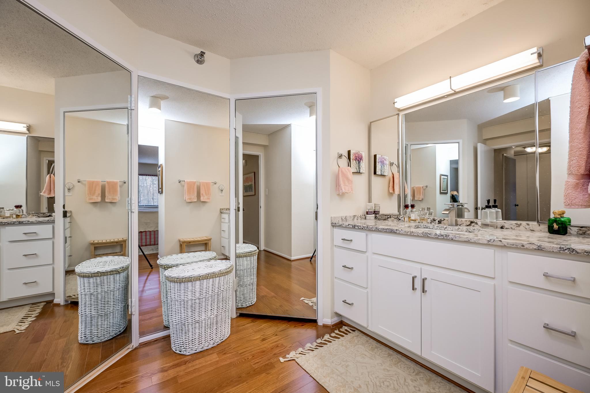 LEISURE WORLD - Residential