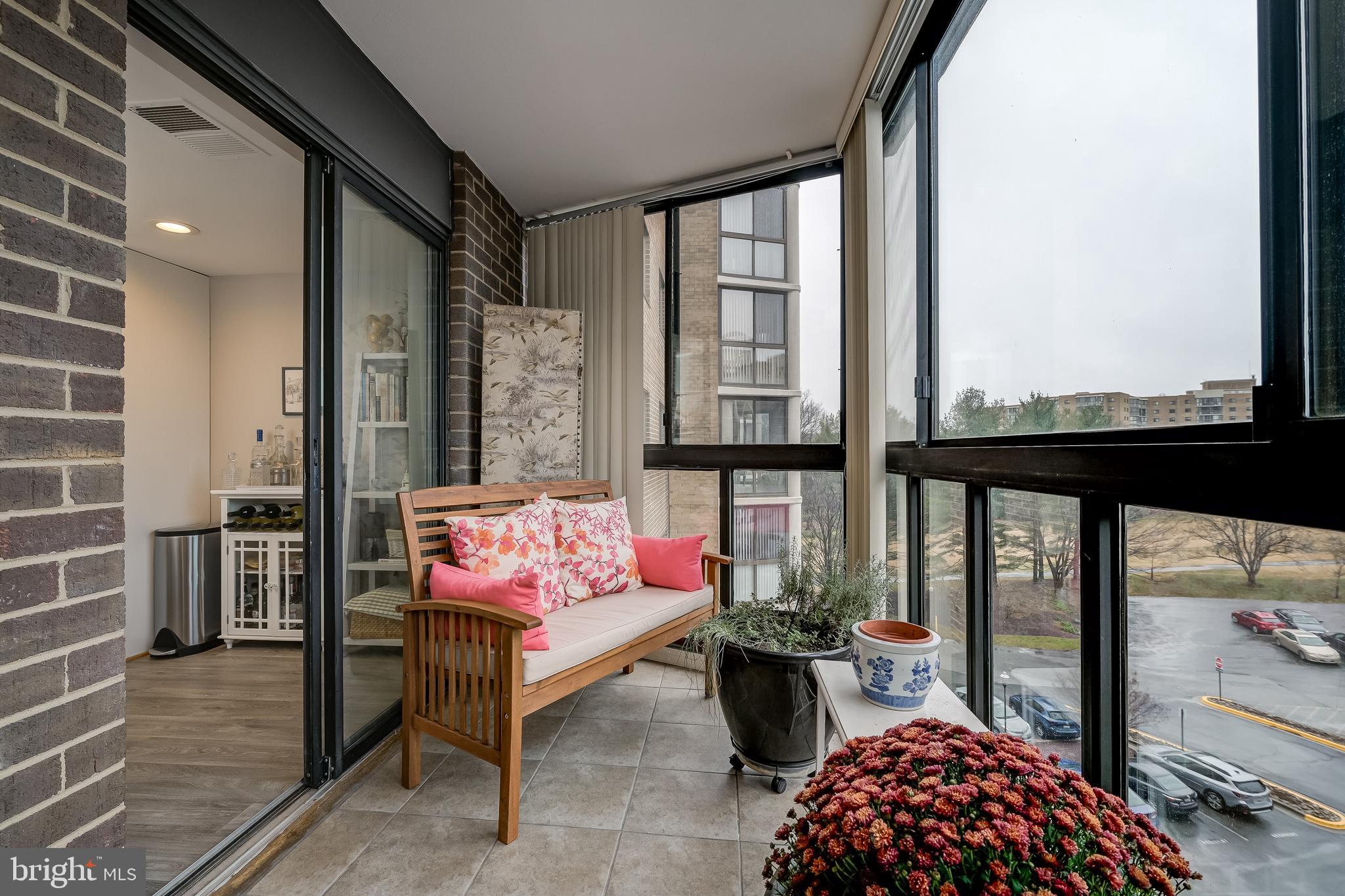 LEISURE WORLD - Residential