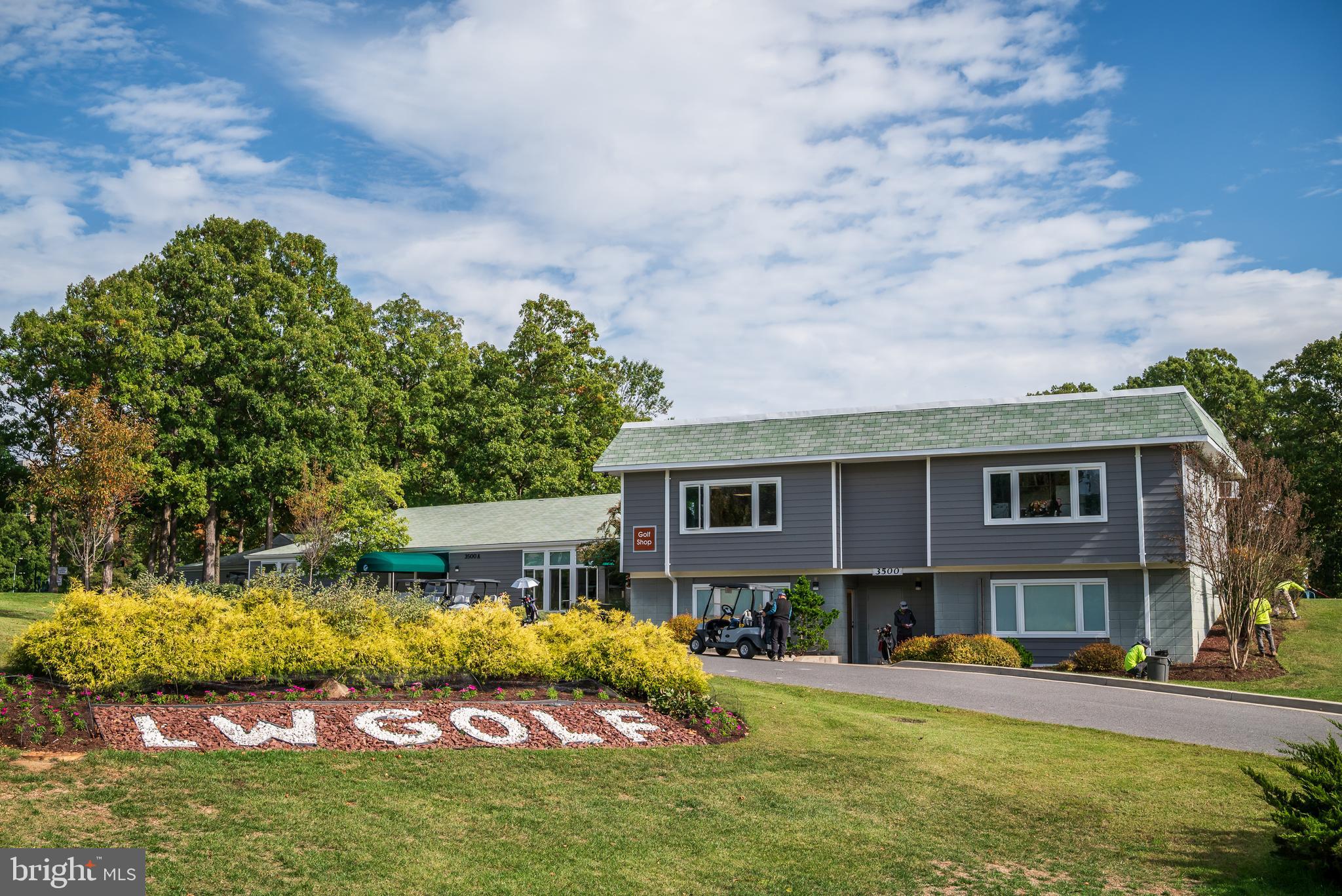 LEISURE WORLD - Residential