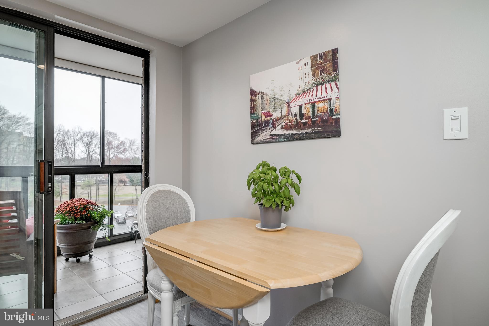 LEISURE WORLD - Residential