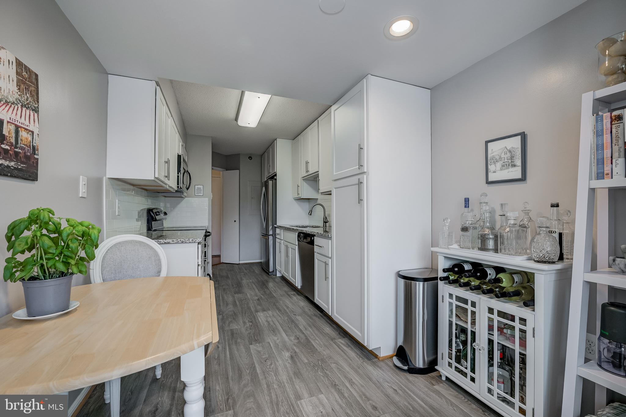 LEISURE WORLD - Residential