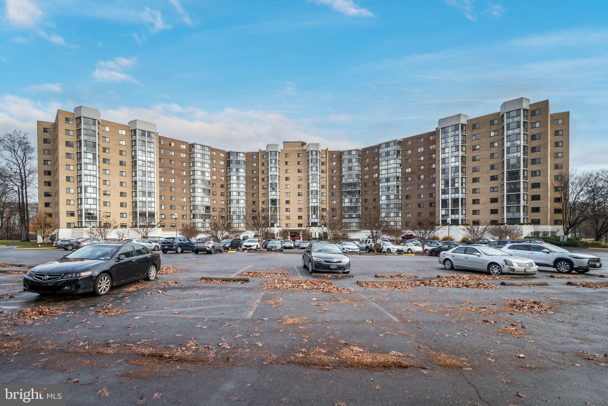 LEISURE WORLD - Residential