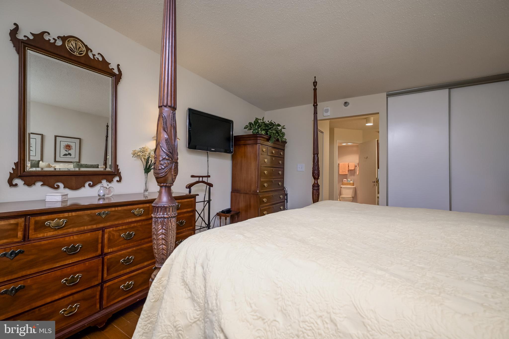 LEISURE WORLD - Residential