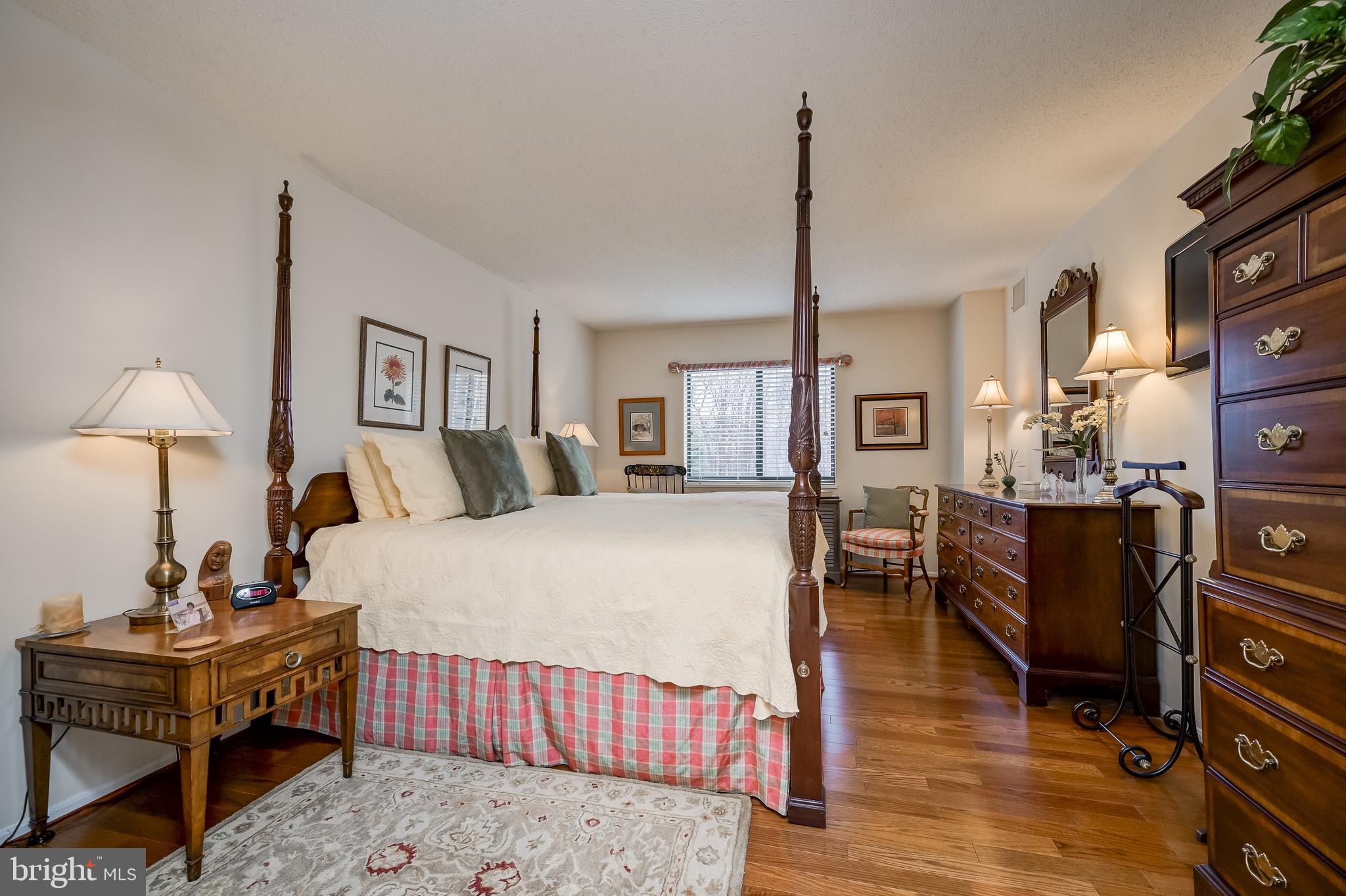 LEISURE WORLD - Residential