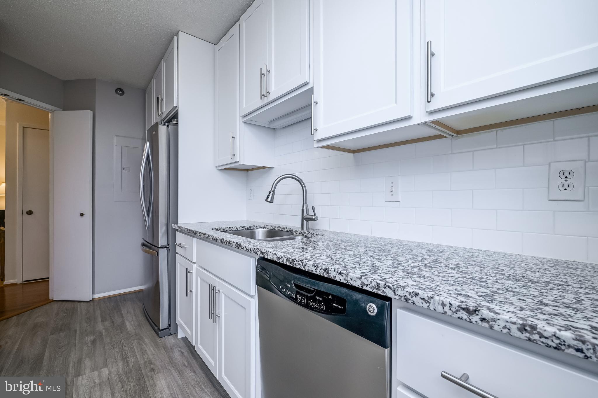 LEISURE WORLD - Residential