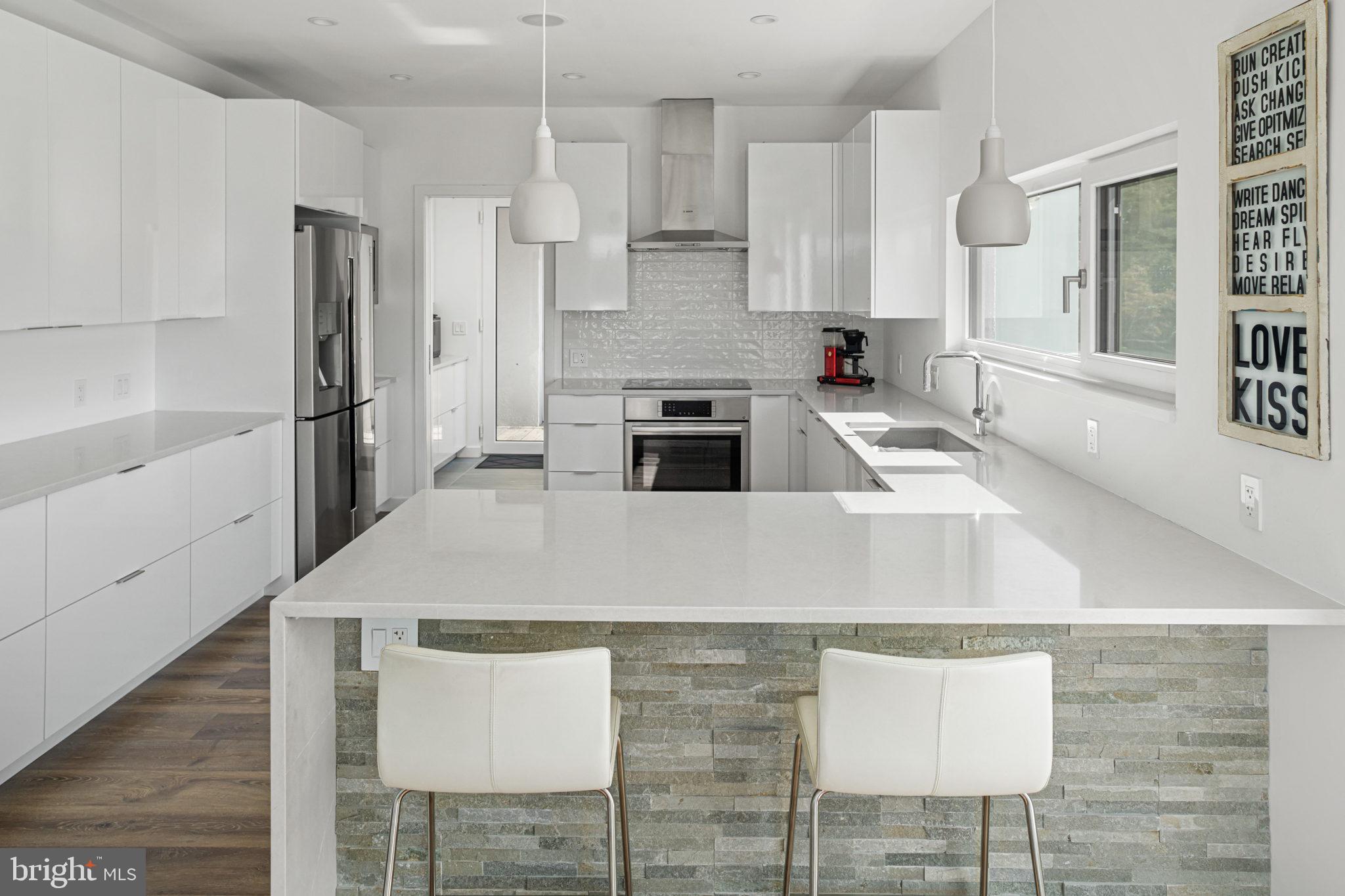 PEBBLE HILL - Residential