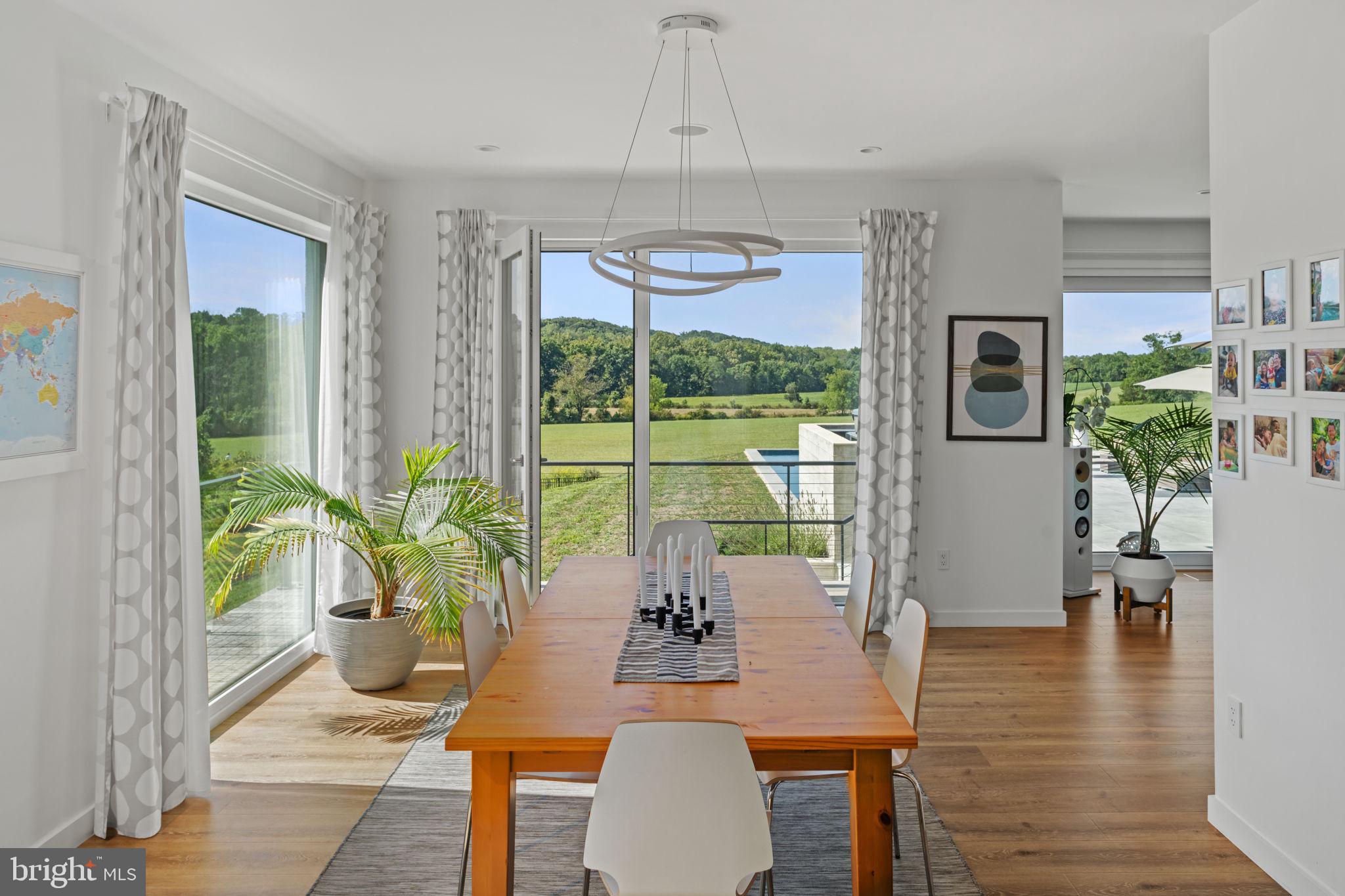 PEBBLE HILL - Residential