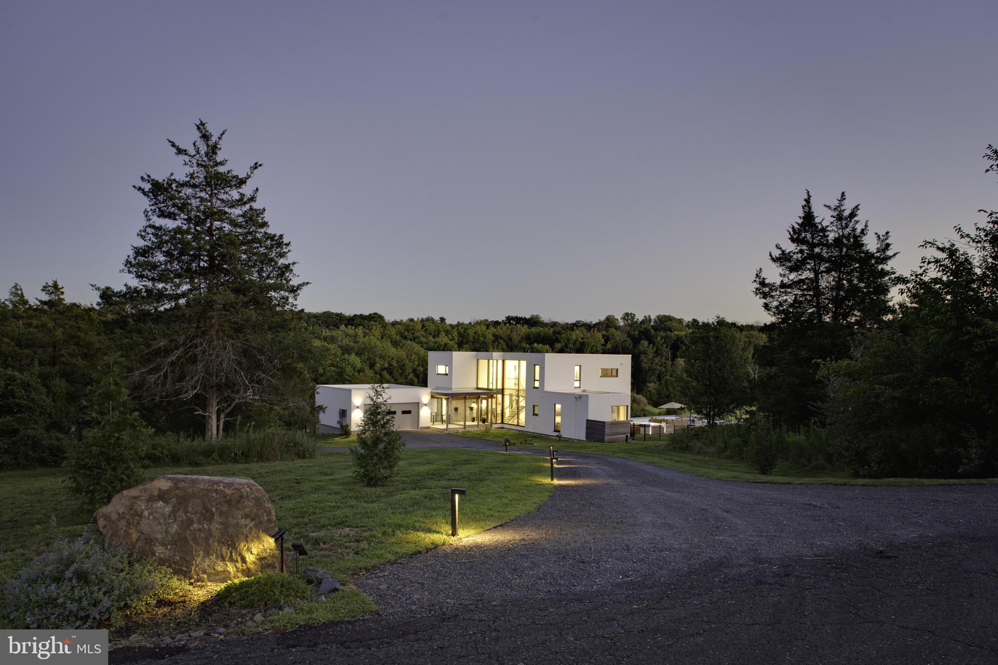 PEBBLE HILL - Residential