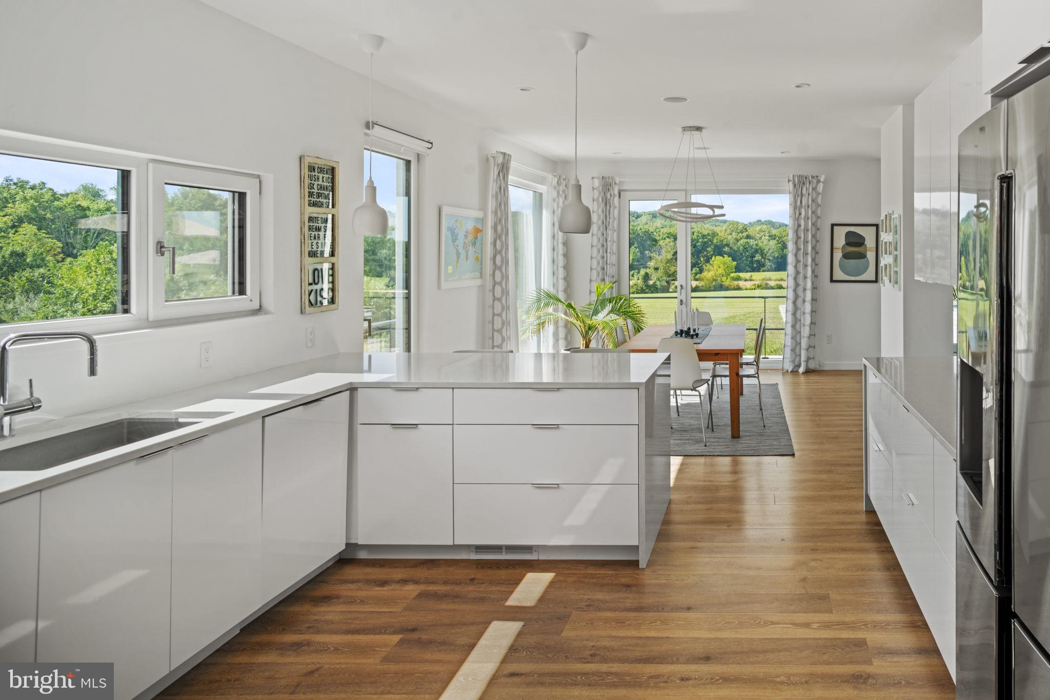 PEBBLE HILL - Residential