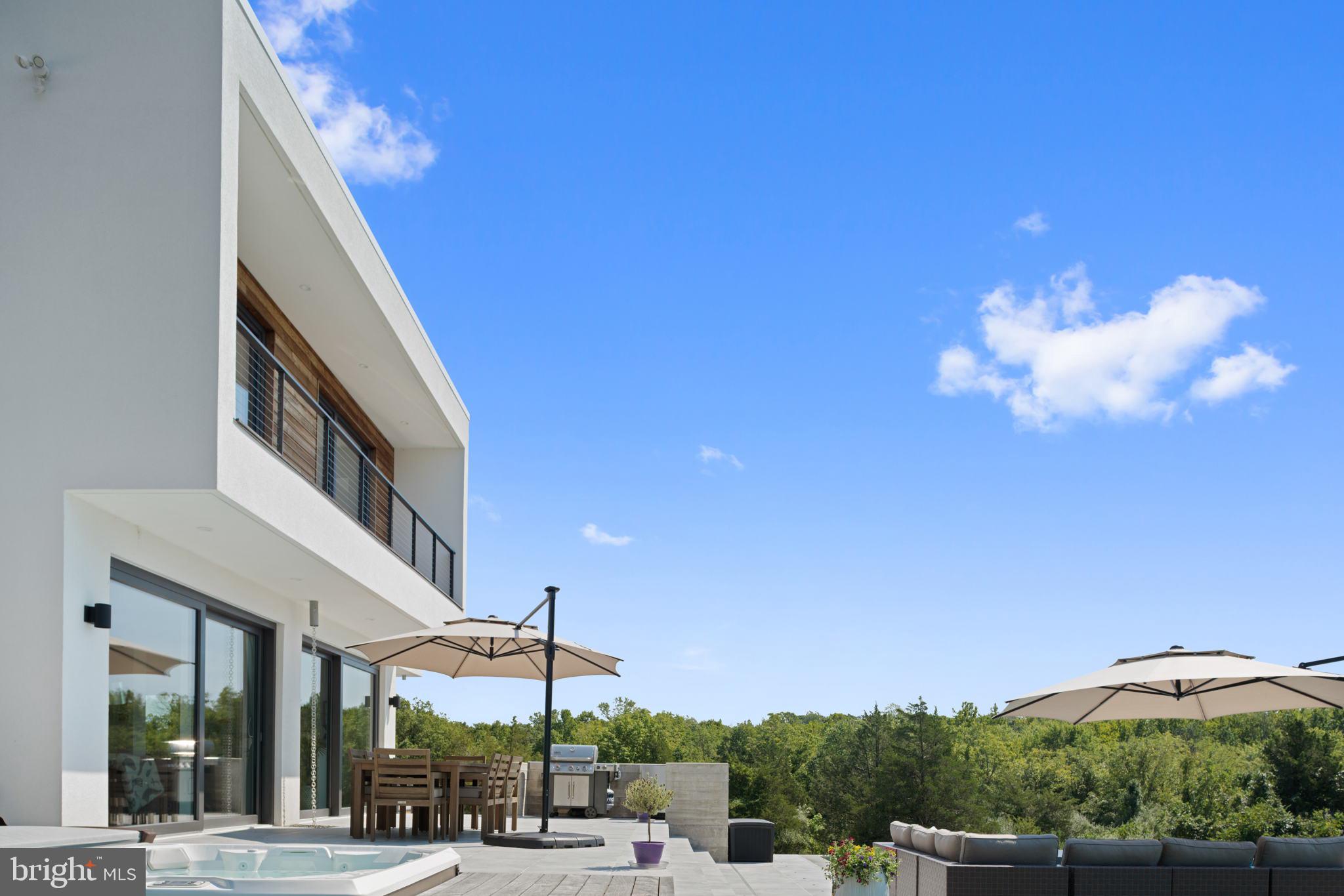 PEBBLE HILL - Residential