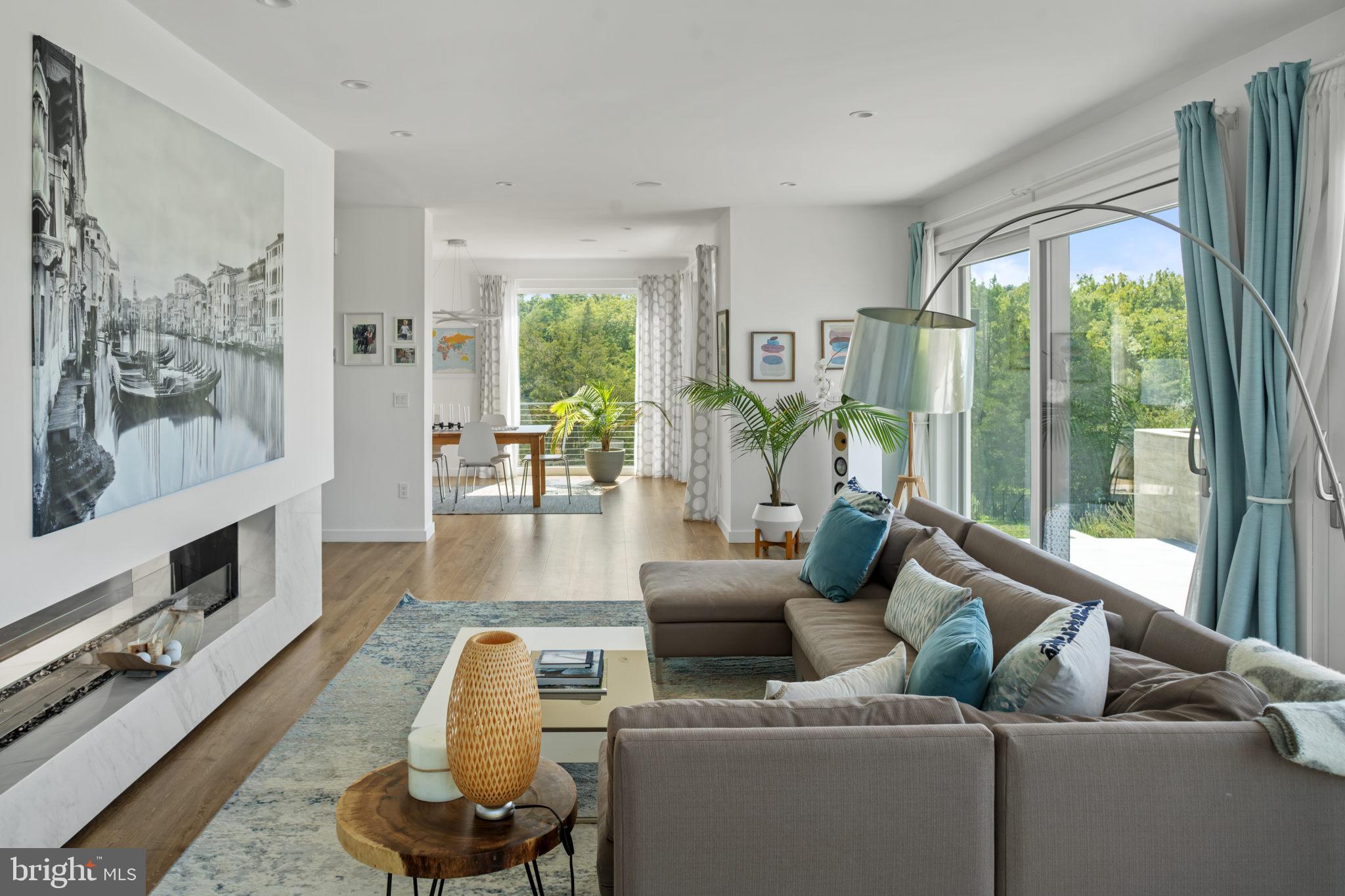 PEBBLE HILL - Residential