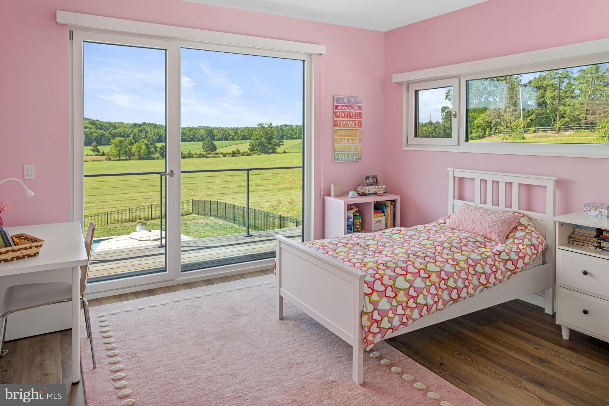 PEBBLE HILL - Residential