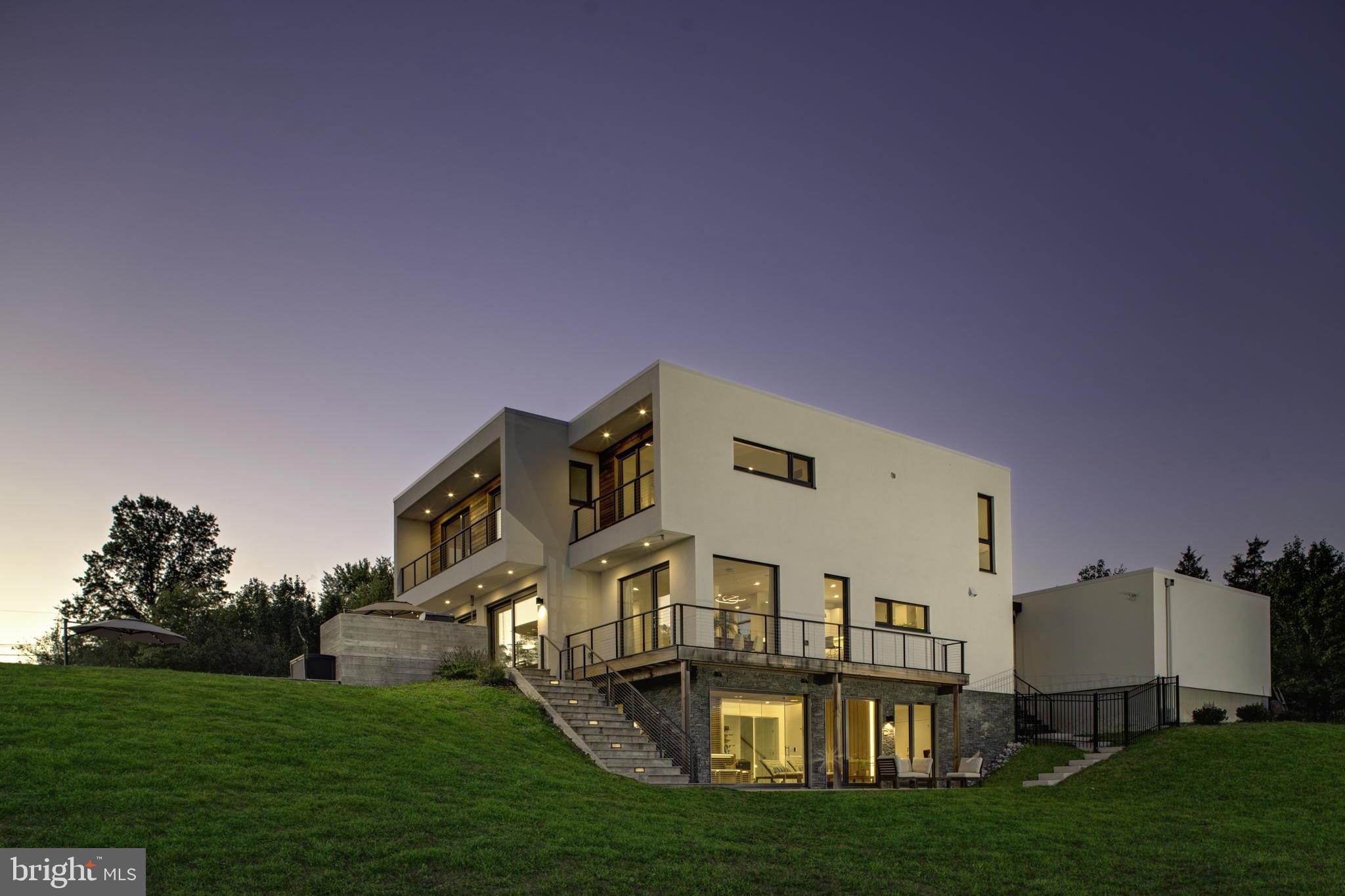 PEBBLE HILL - Residential