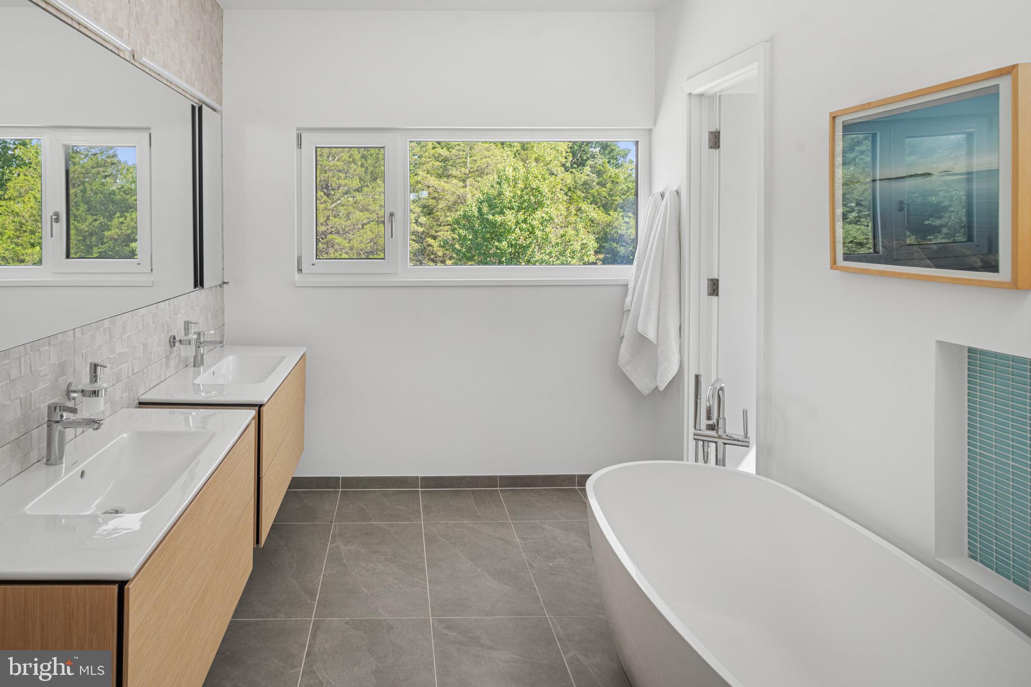 PEBBLE HILL - Residential