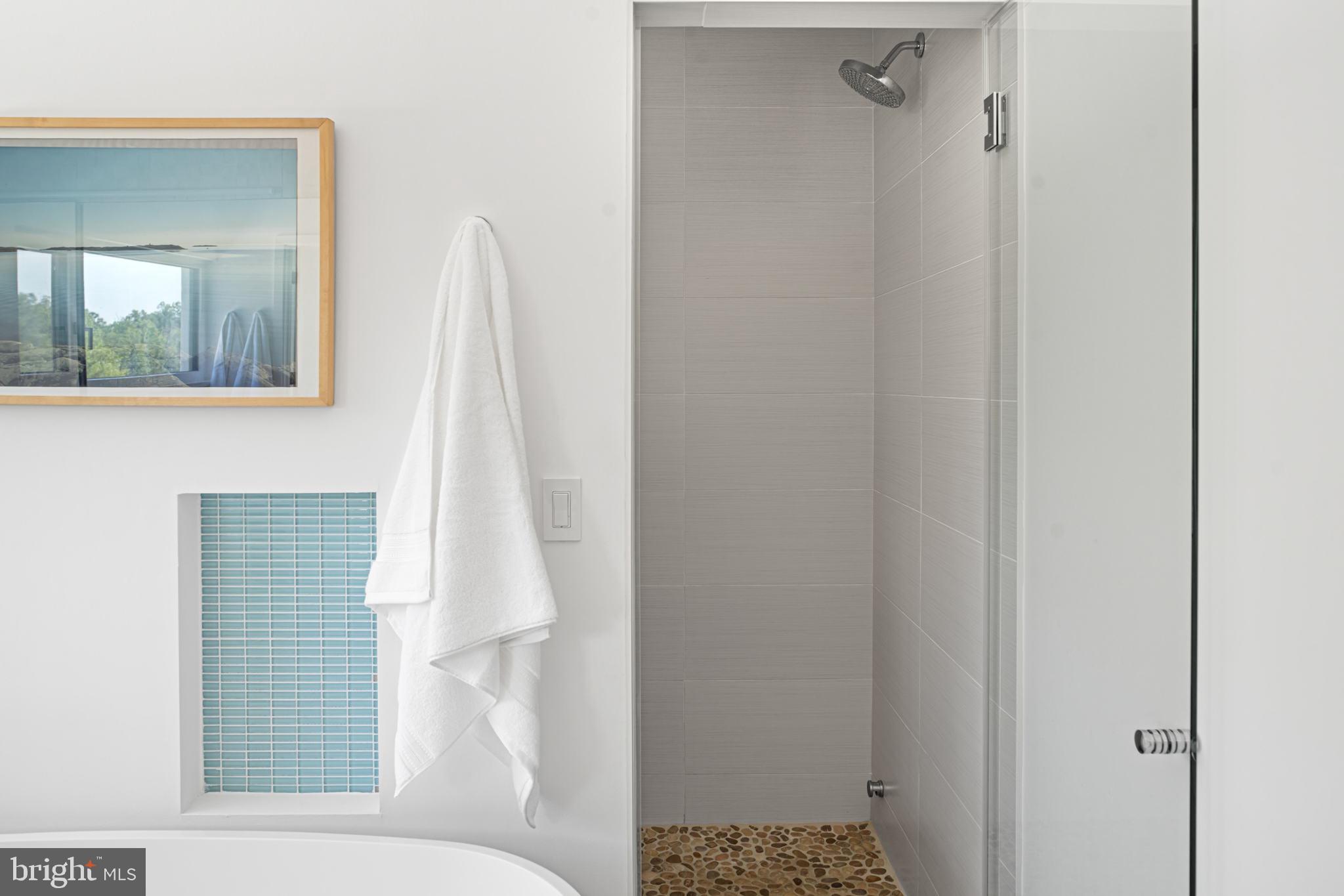 PEBBLE HILL - Residential