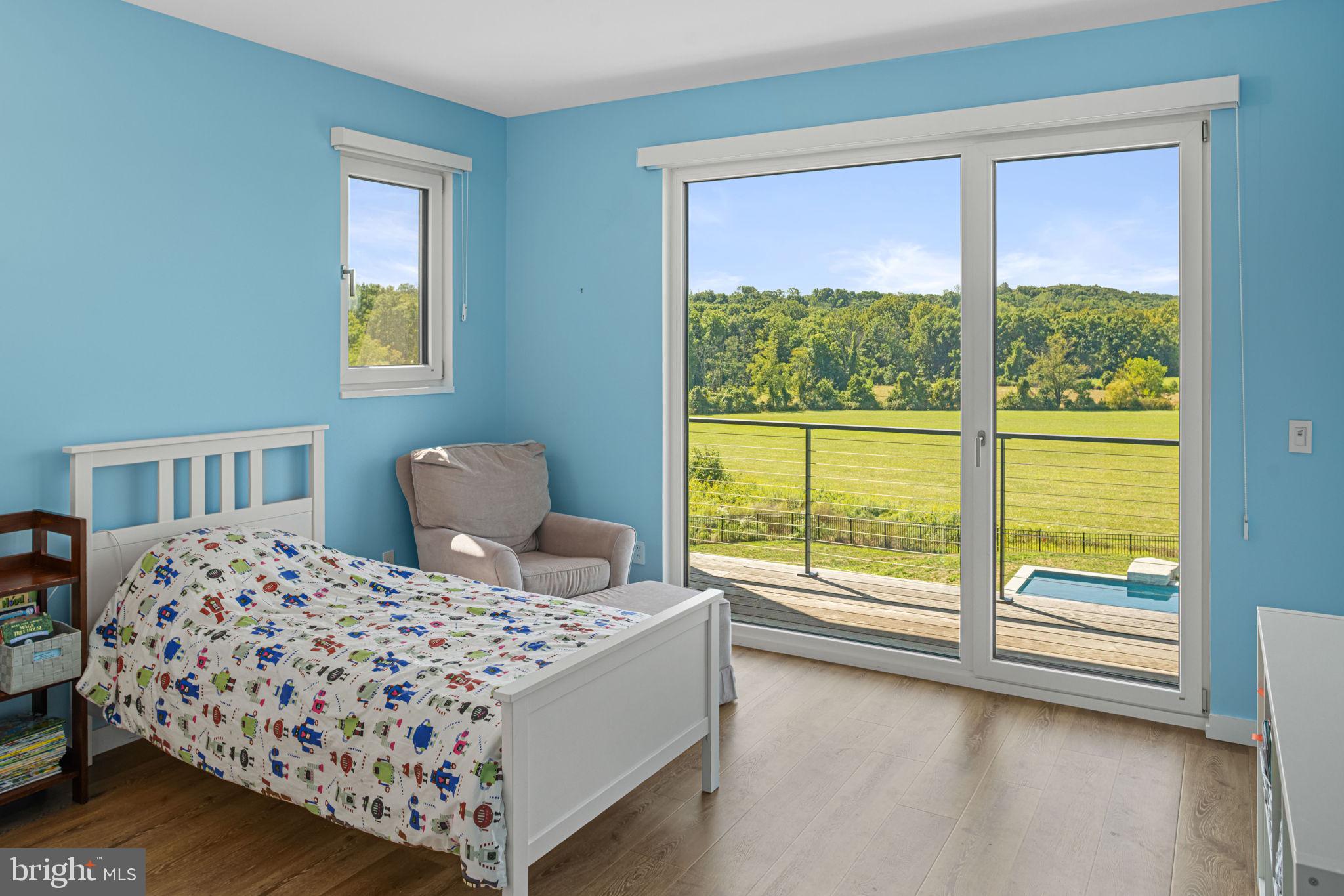 PEBBLE HILL - Residential