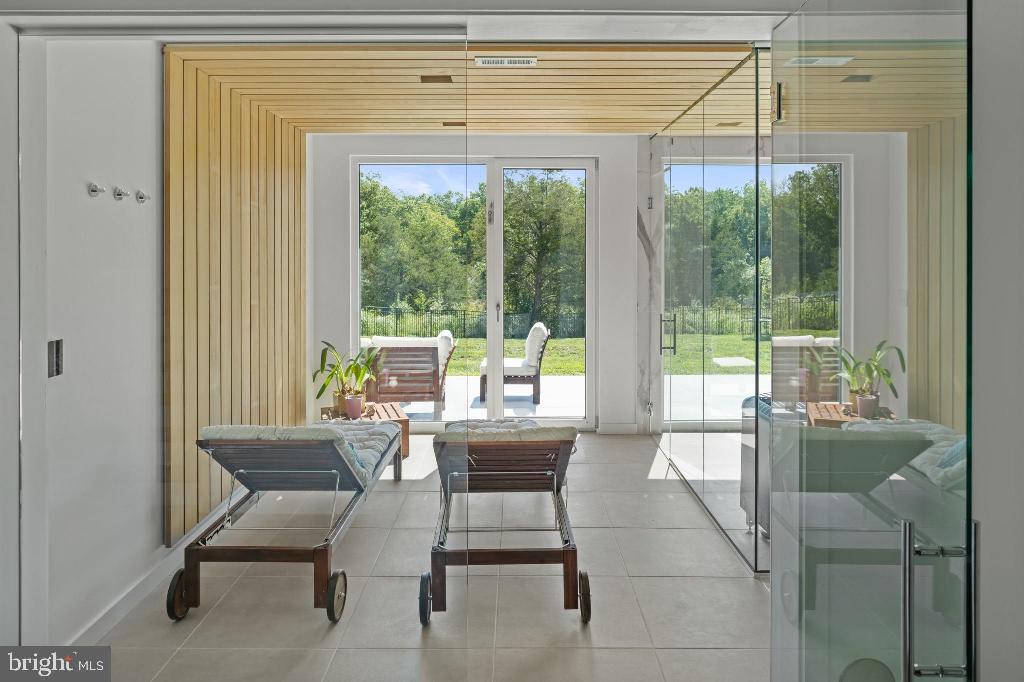 PEBBLE HILL - Residential