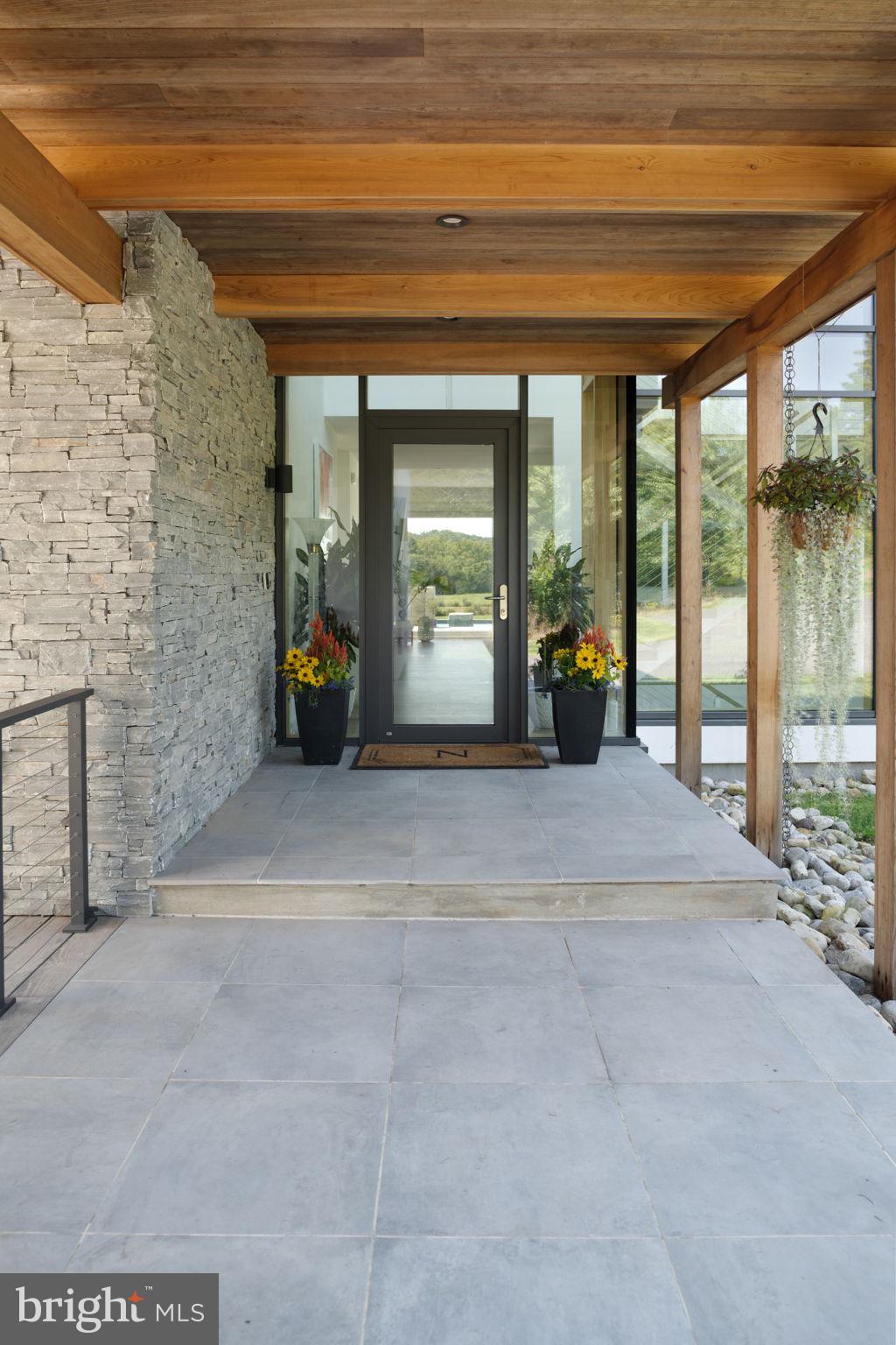 PEBBLE HILL - Residential