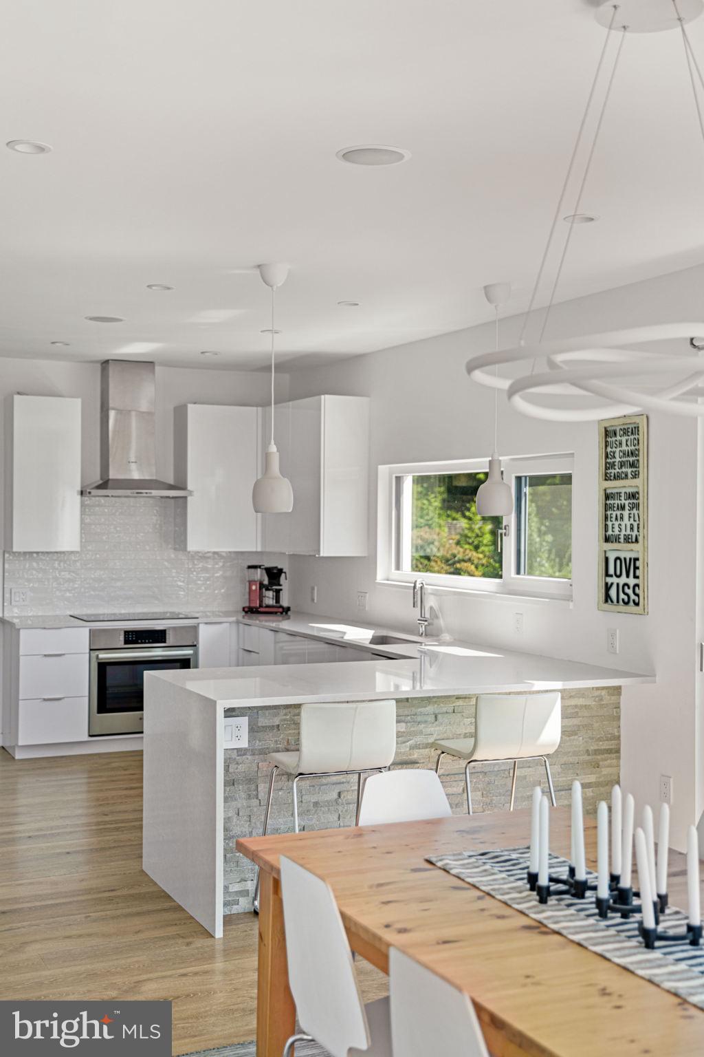 PEBBLE HILL - Residential