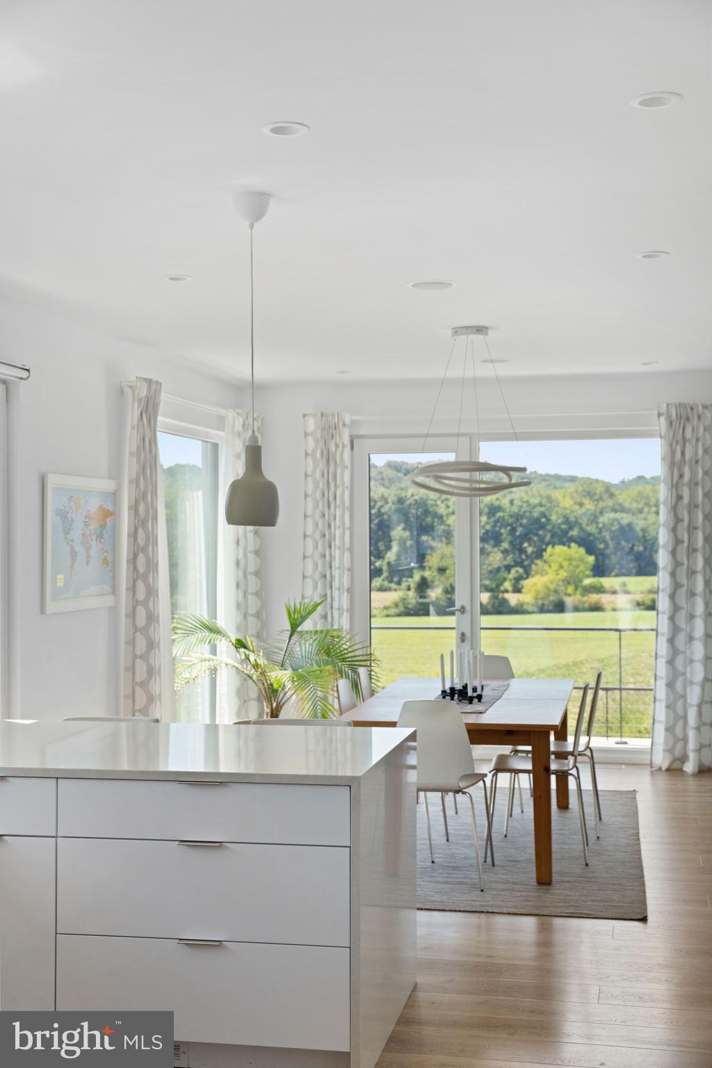 PEBBLE HILL - Residential