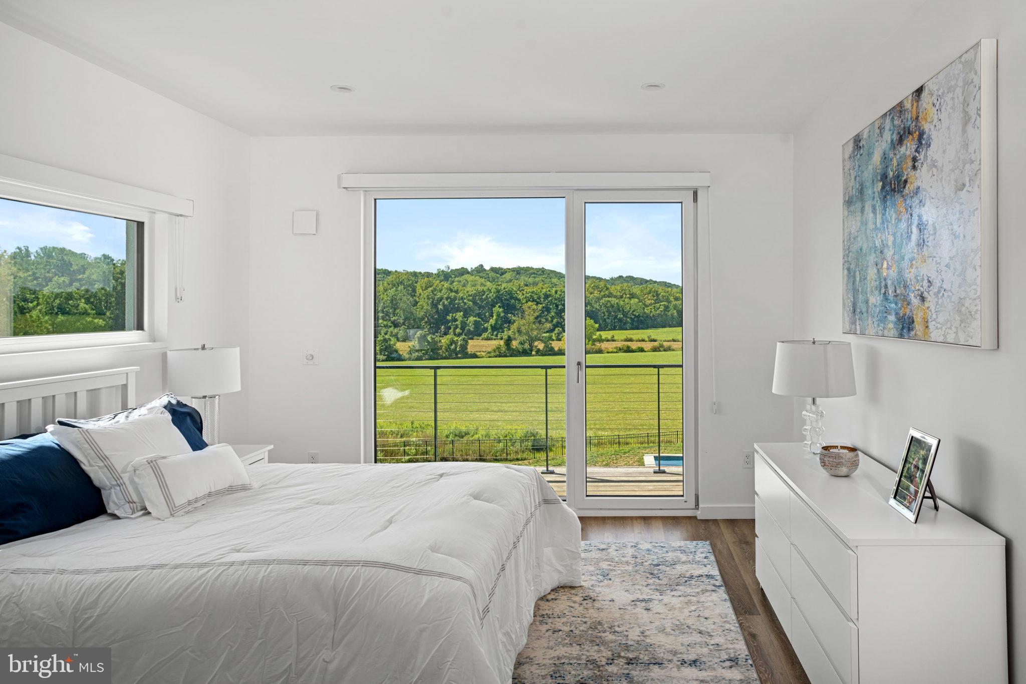 PEBBLE HILL - Residential