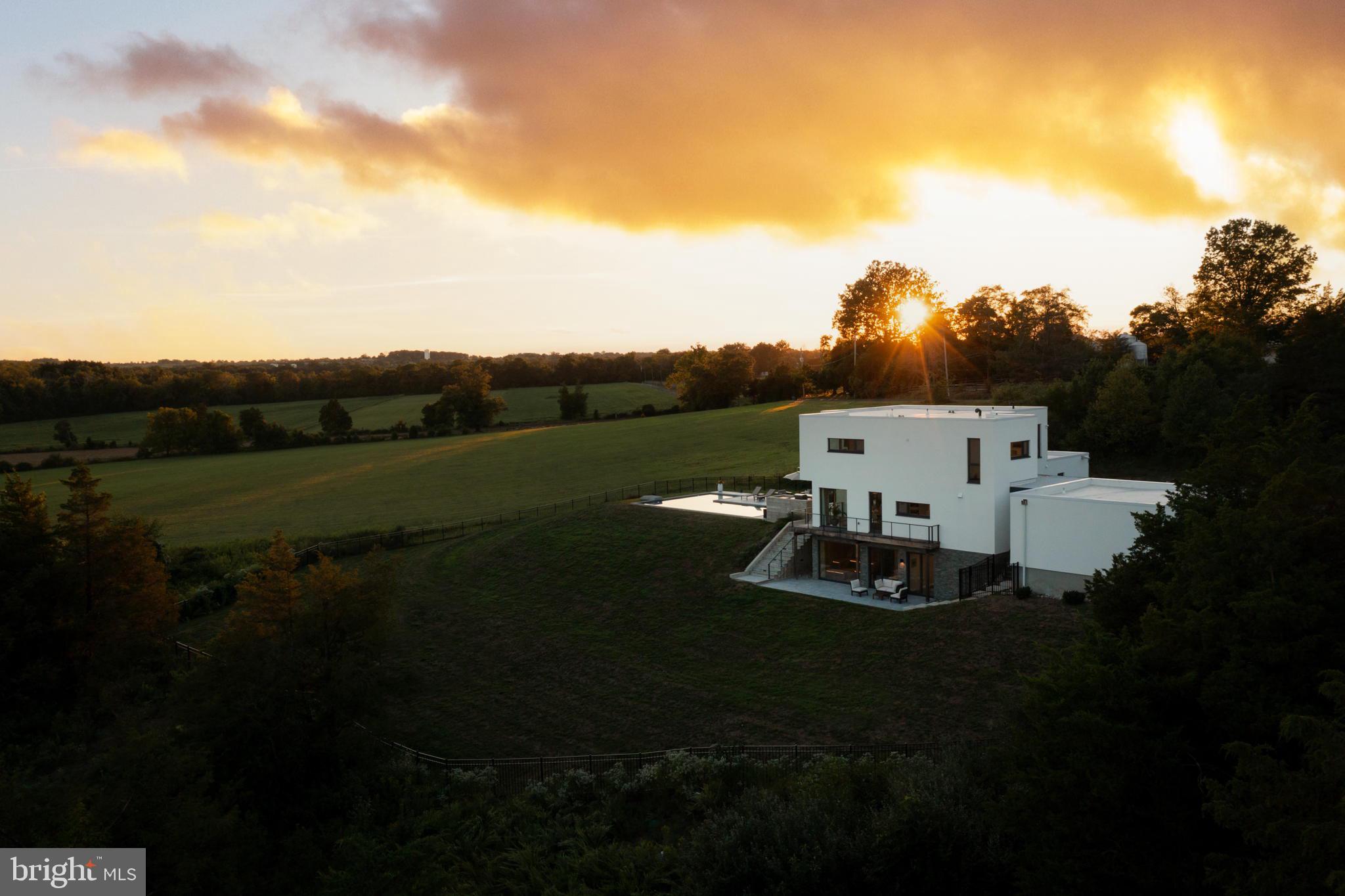 PEBBLE HILL - Residential