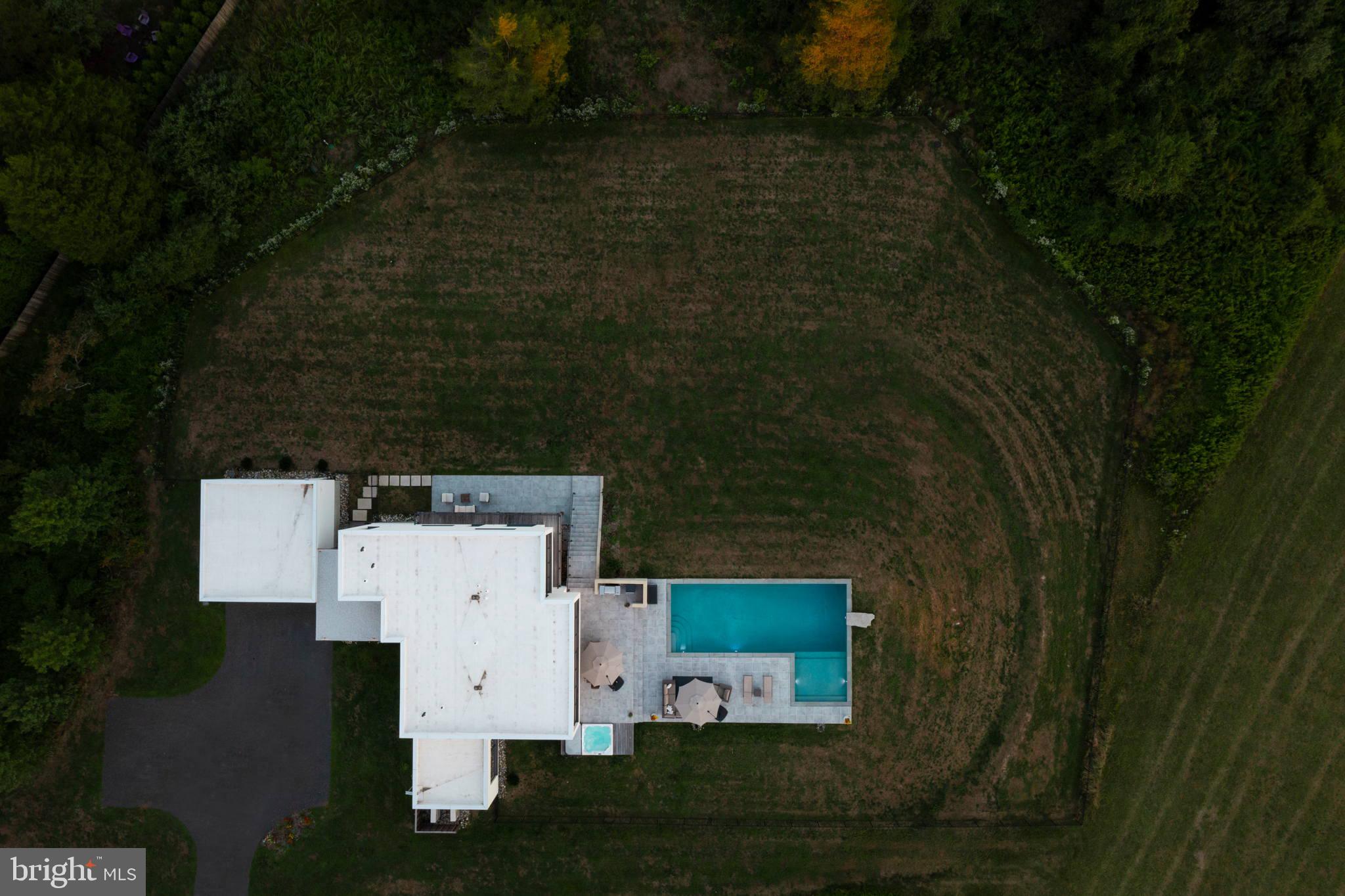 PEBBLE HILL - Residential