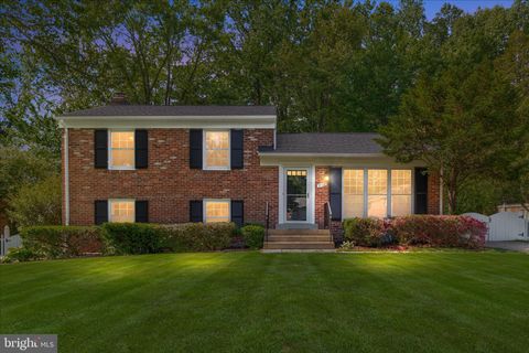 Photo of 2406 Claremont Drive, FALLS CHURCH, VA 22043 (MLS # VAFX2308236)