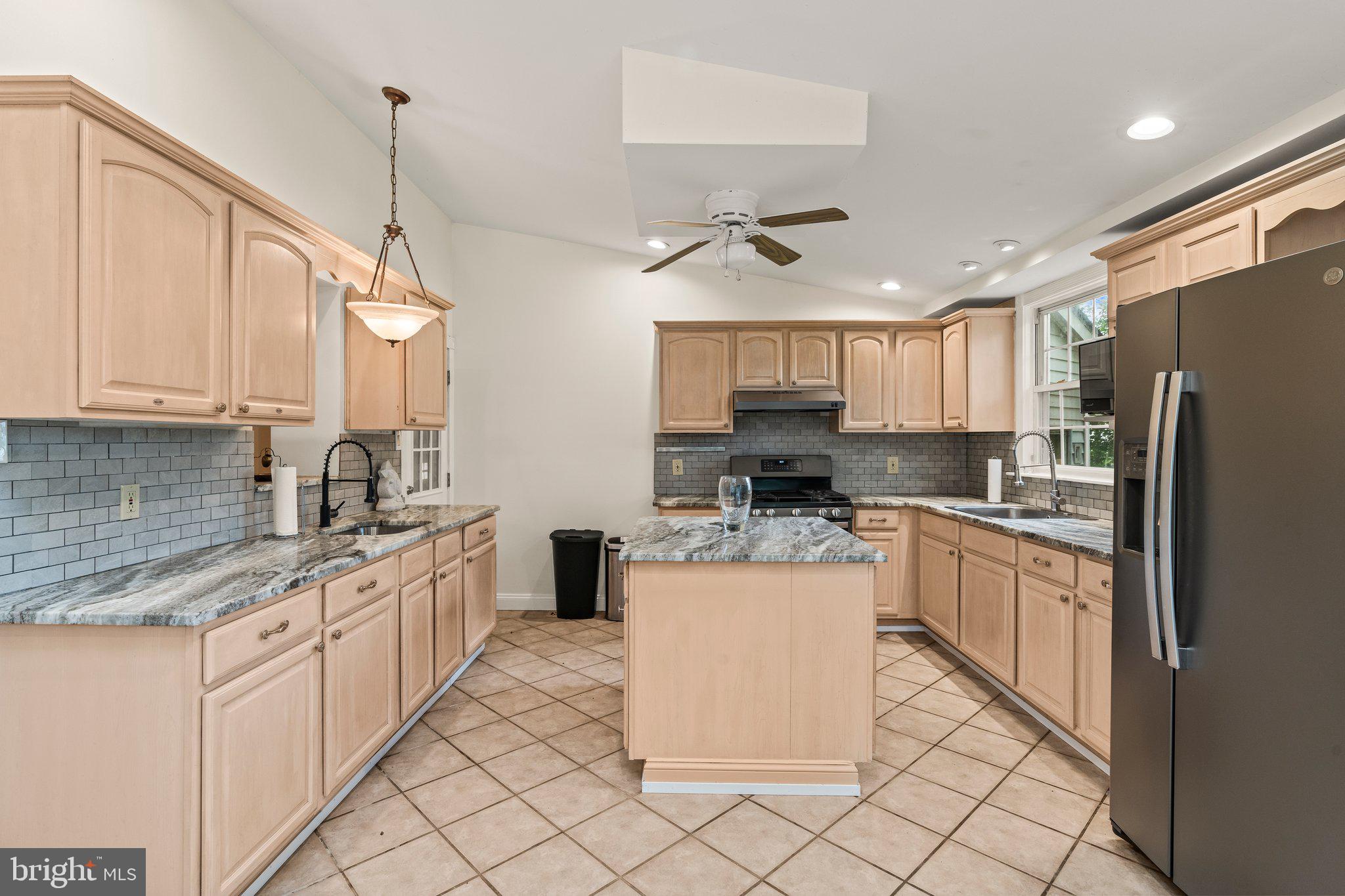 PHILADELPHIA - Residential Lease