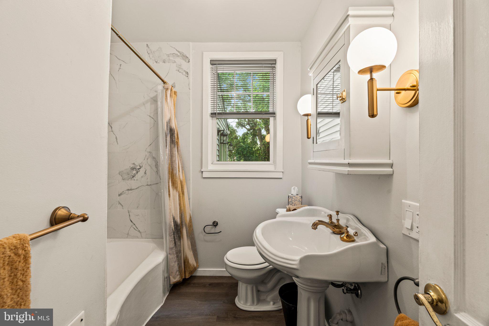 PHILADELPHIA - Residential Lease