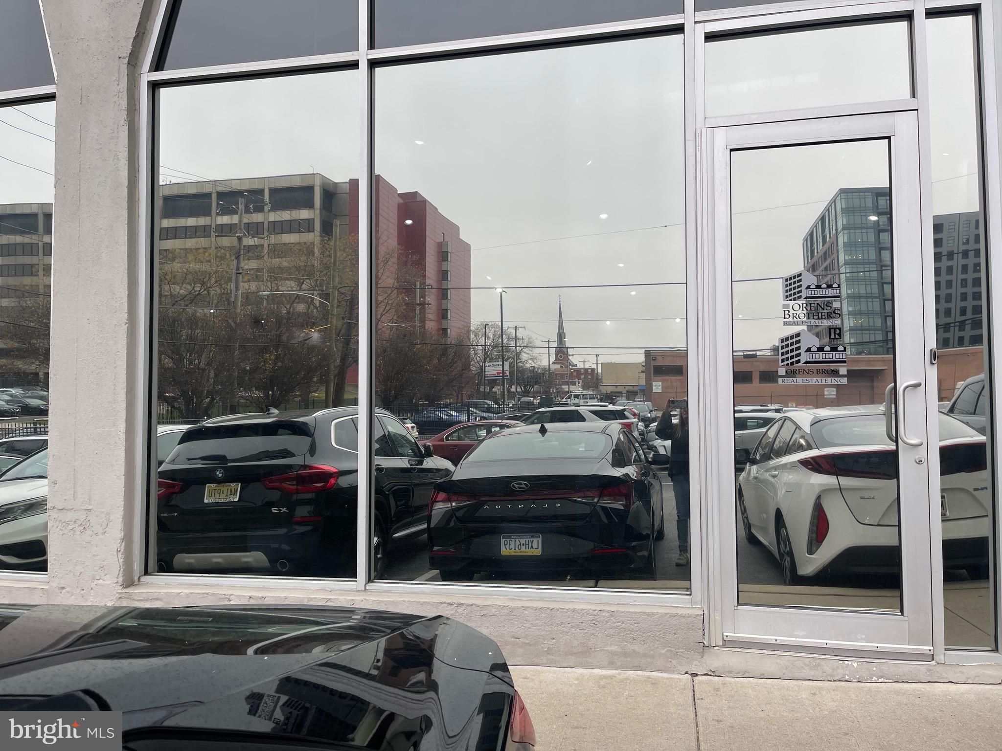 NORTHERN LIBERTIES - Commercial Lease