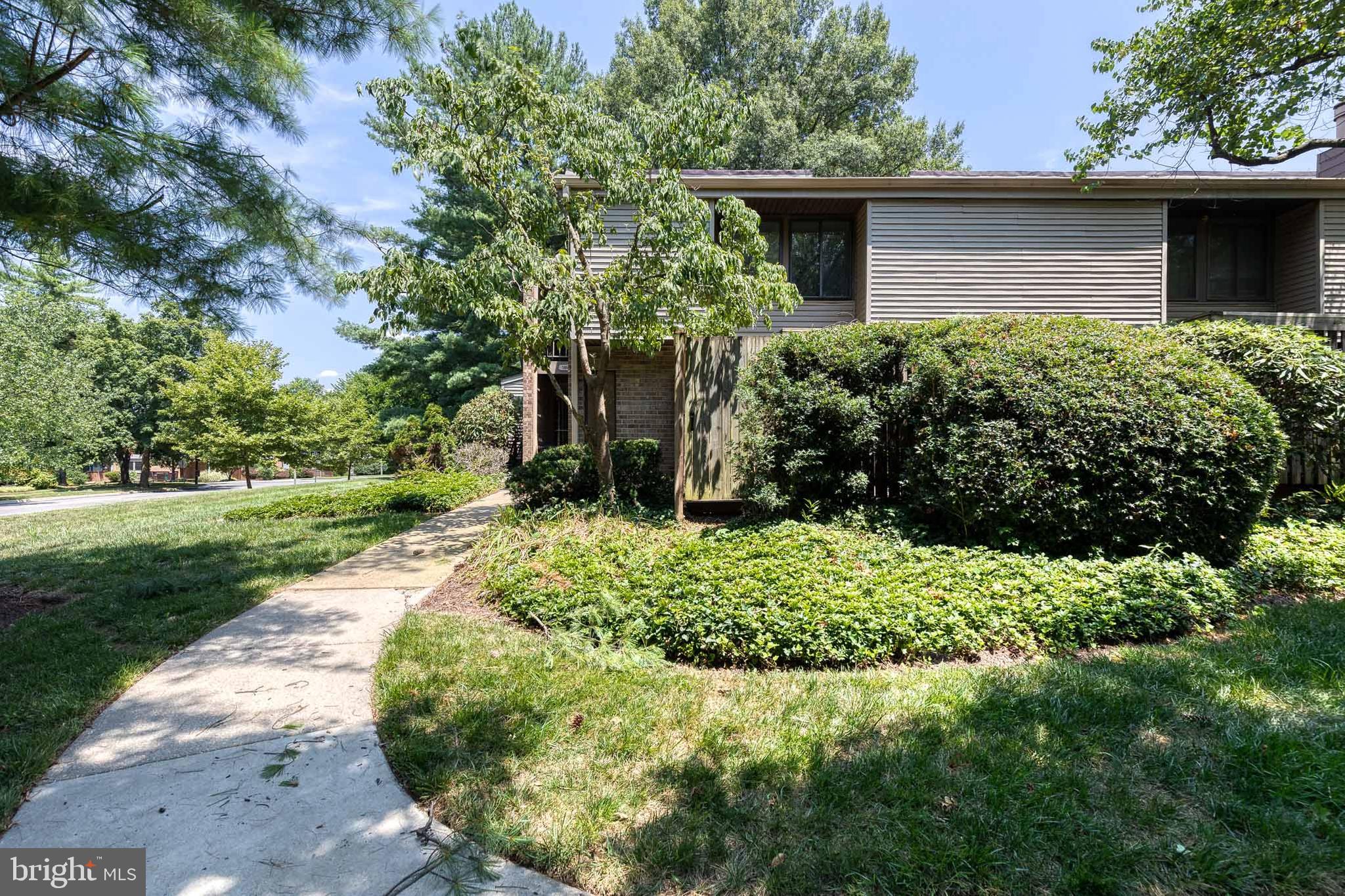 10564 CROSS FOX LANE